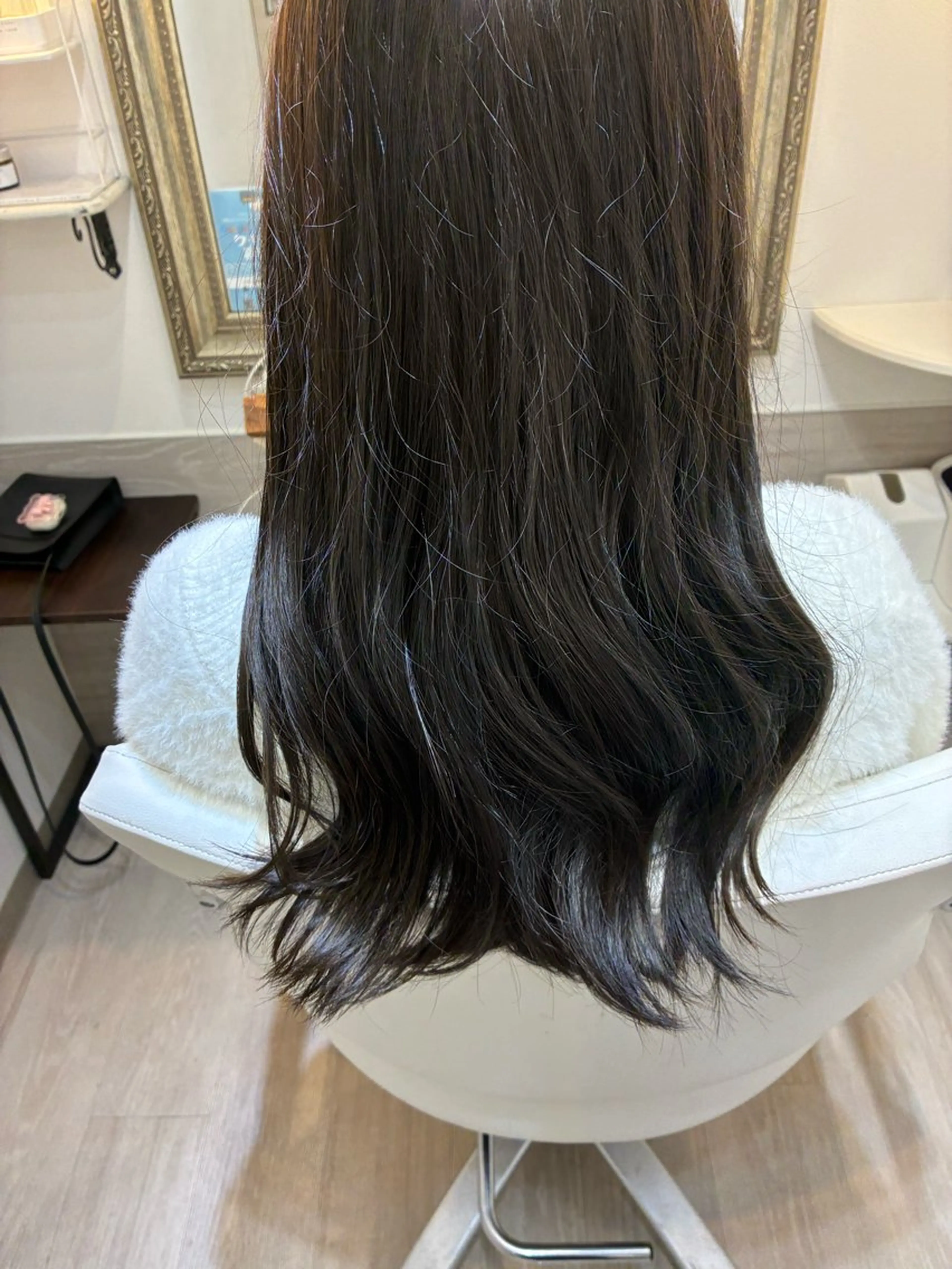 セミロング カラー ✨透明感カラー✨ ☘️くすみカラー☘️のヘアスタイル