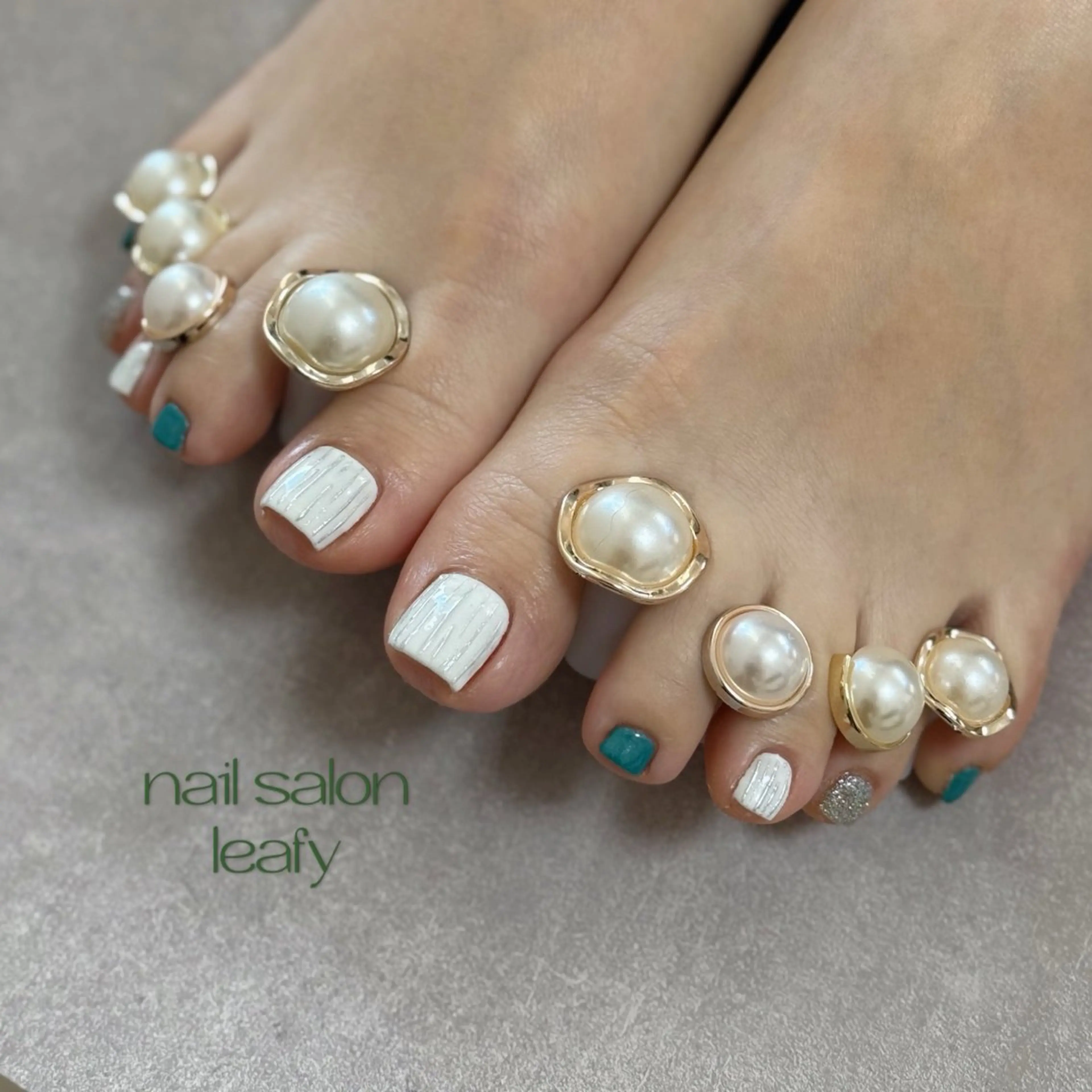 ネイル フットネイル 夏ネイル ネイルサロン leafyのネイルデザイン