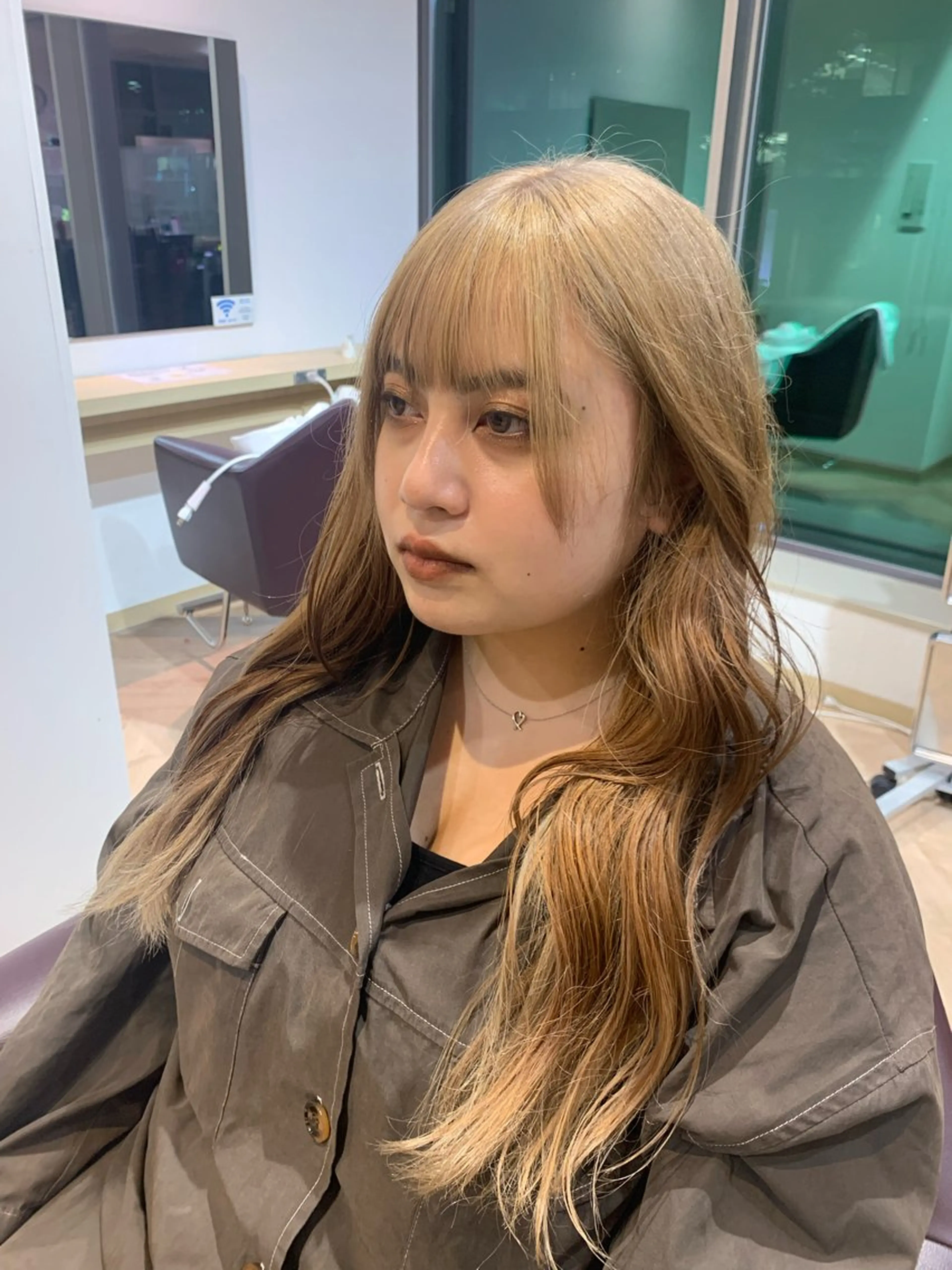 ロング カラー グラデーションカラー ゆい/パーマ/レイヤ ー/似合わせカラーのヘアスタイル