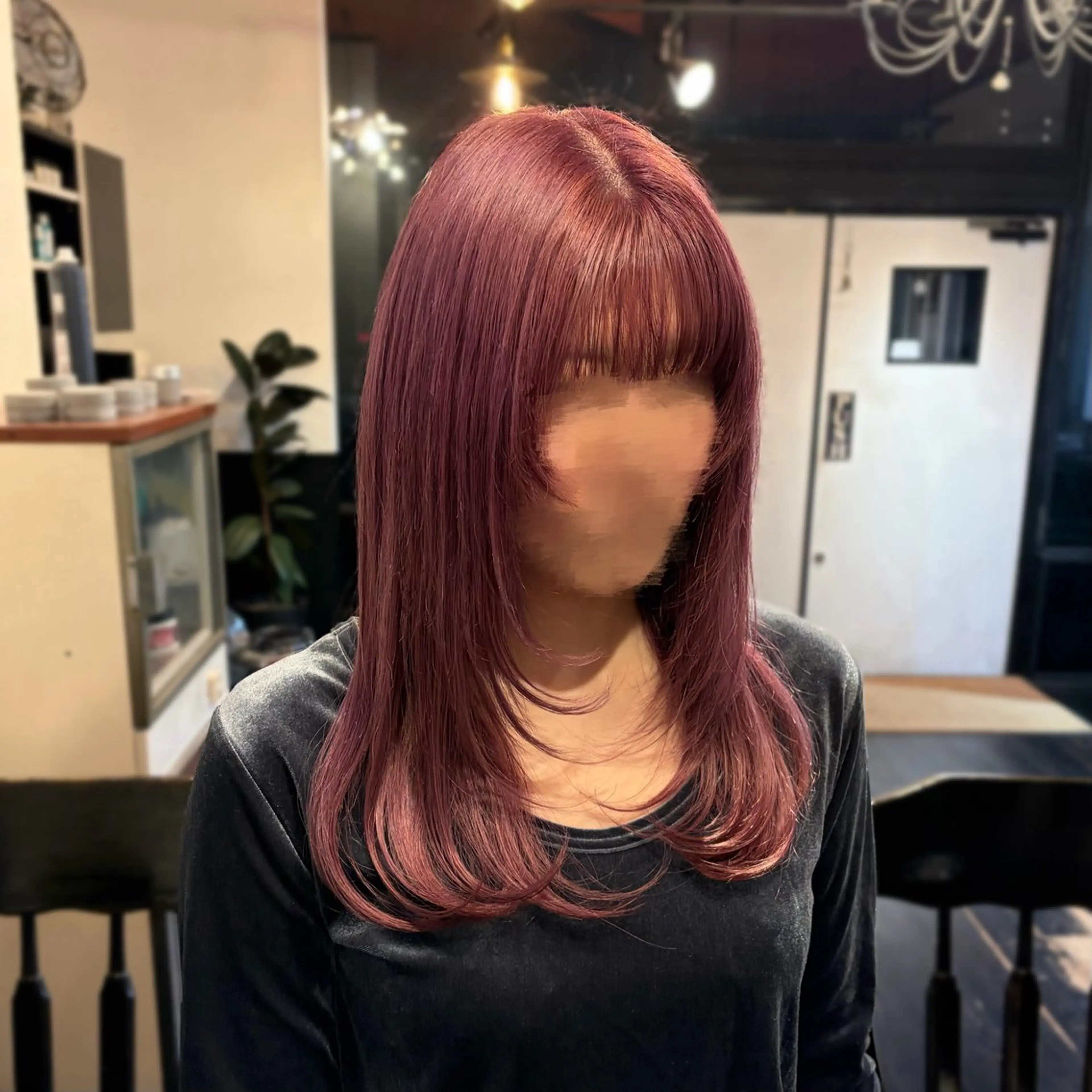 セミロング レイヤーカット ヘアカラー スズキ リコのヘアスタイル