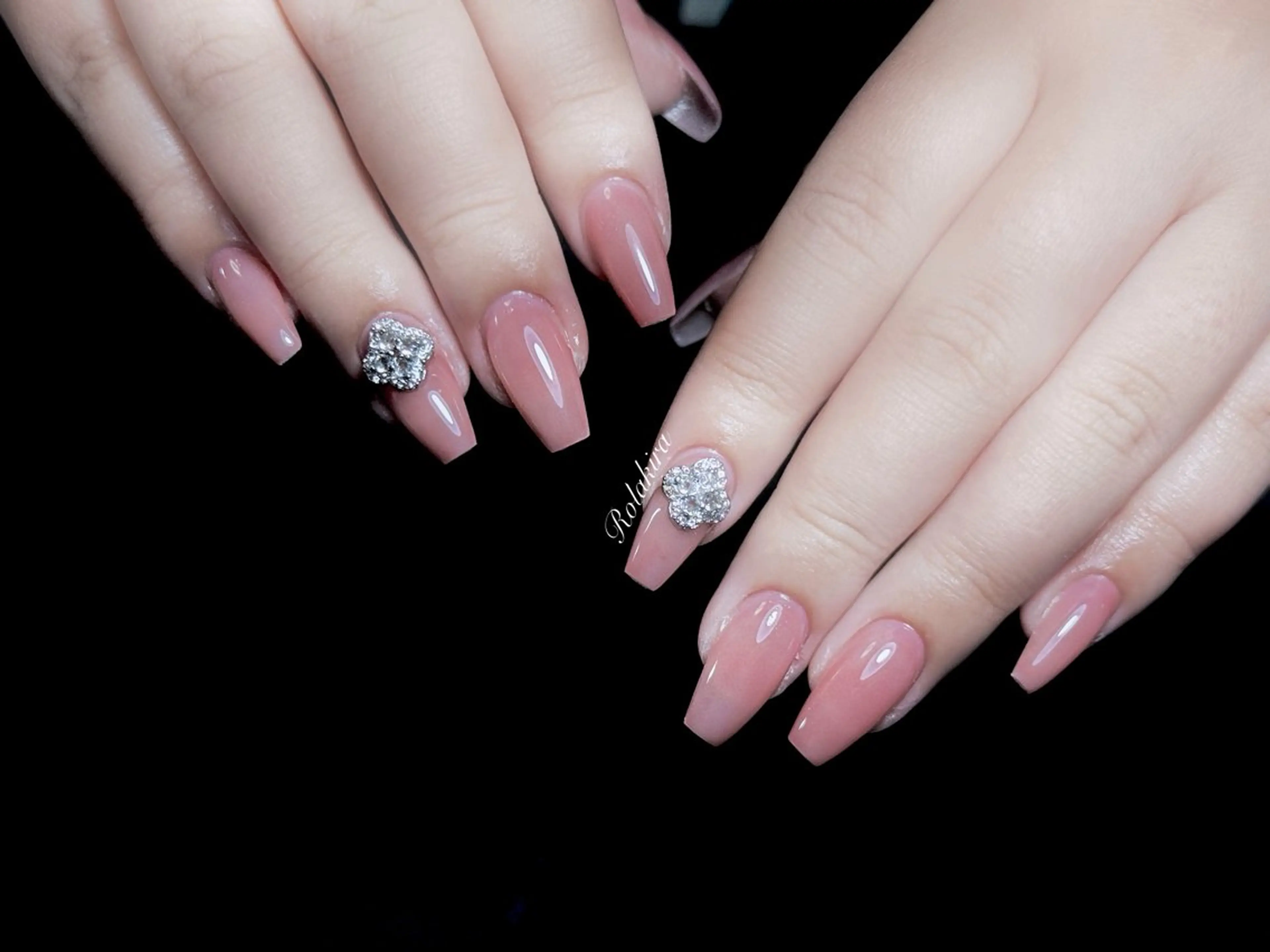 ネイル チークネイル 長さ出し フレンチネイル ジェルネイル 韓国ネイル ハンドネイル Rola kira 麗のネイルデザイン