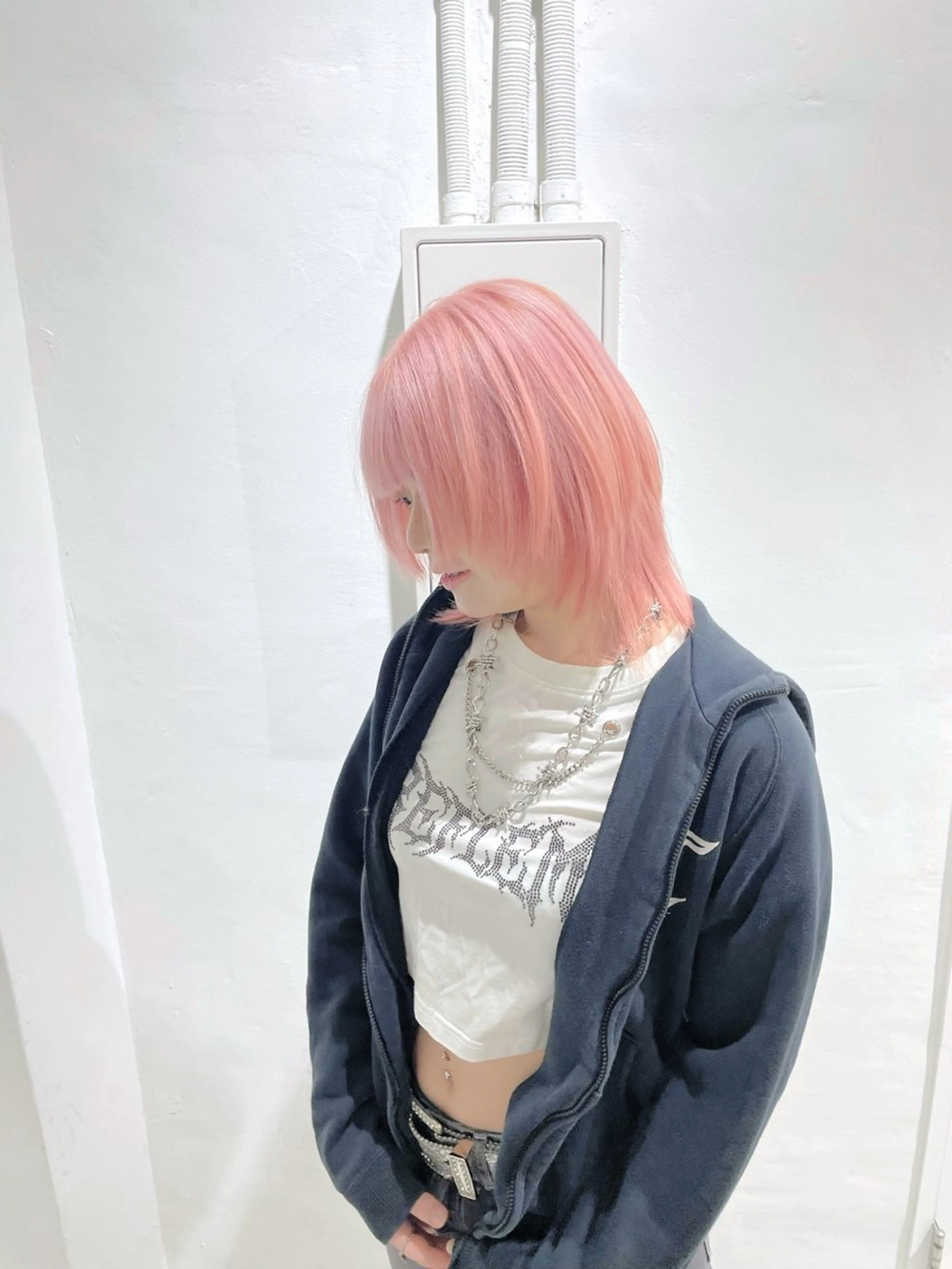 ショート カラー ブリーチ ピンクカラー 似合わせカット Muミュー/ブリーチ ハイトーン　Wカラーのヘアスタイル