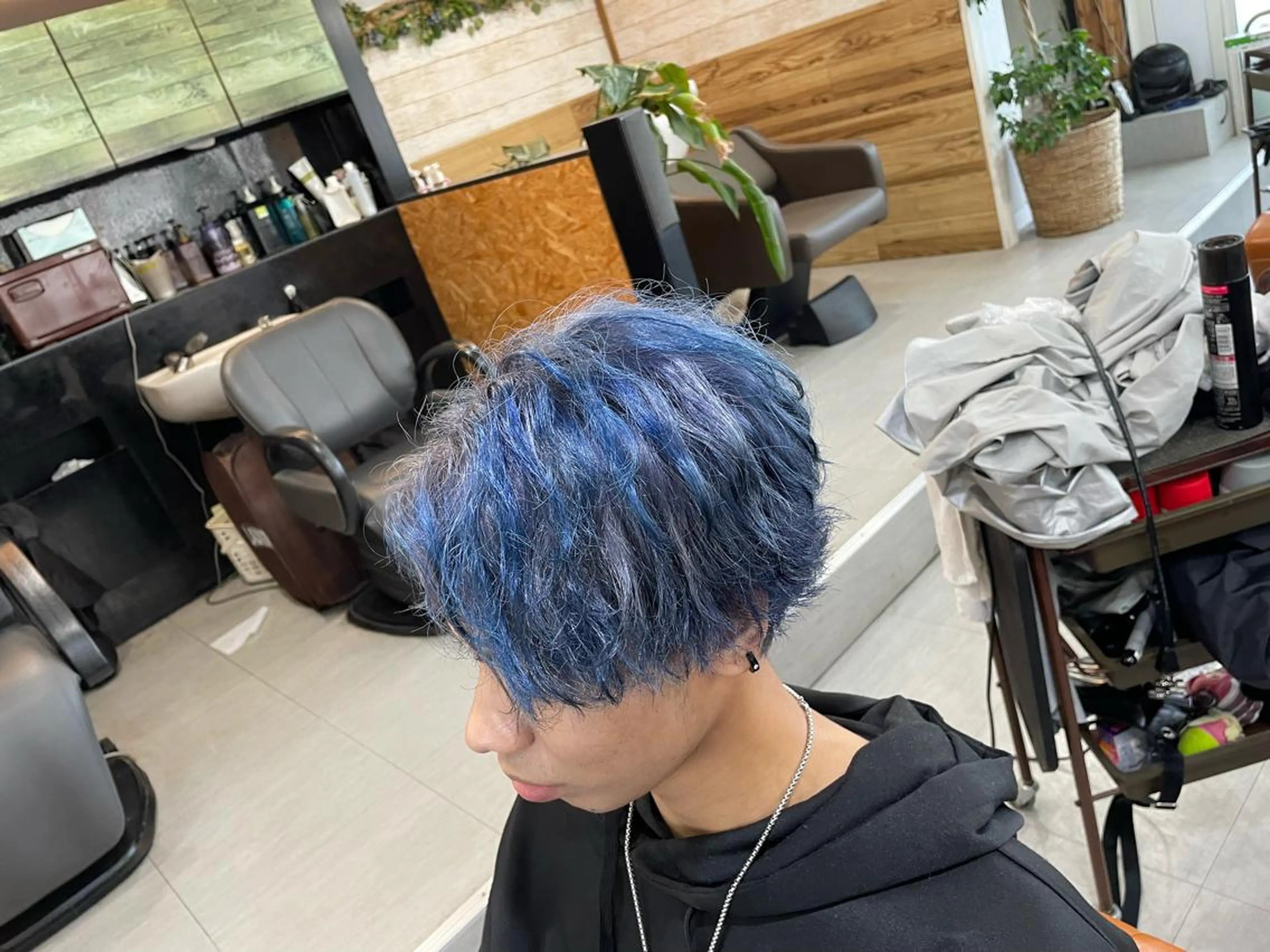 ショート メンズ メンズブリーチ メンズハイライト アッシュ ハイライト かんばら りょーいのヘアスタイル