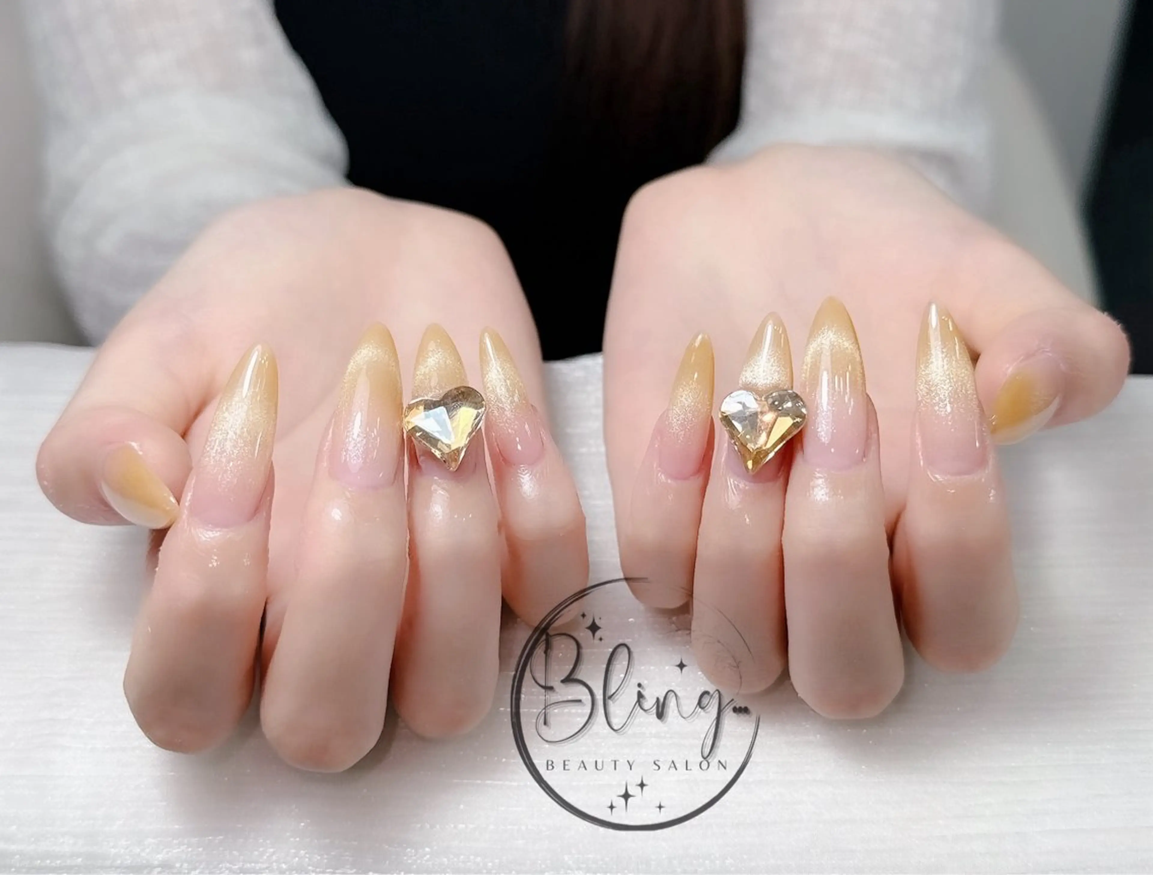 ロング 韓国風ヘア ハンドネイル Bling Salonのネイルデザイン