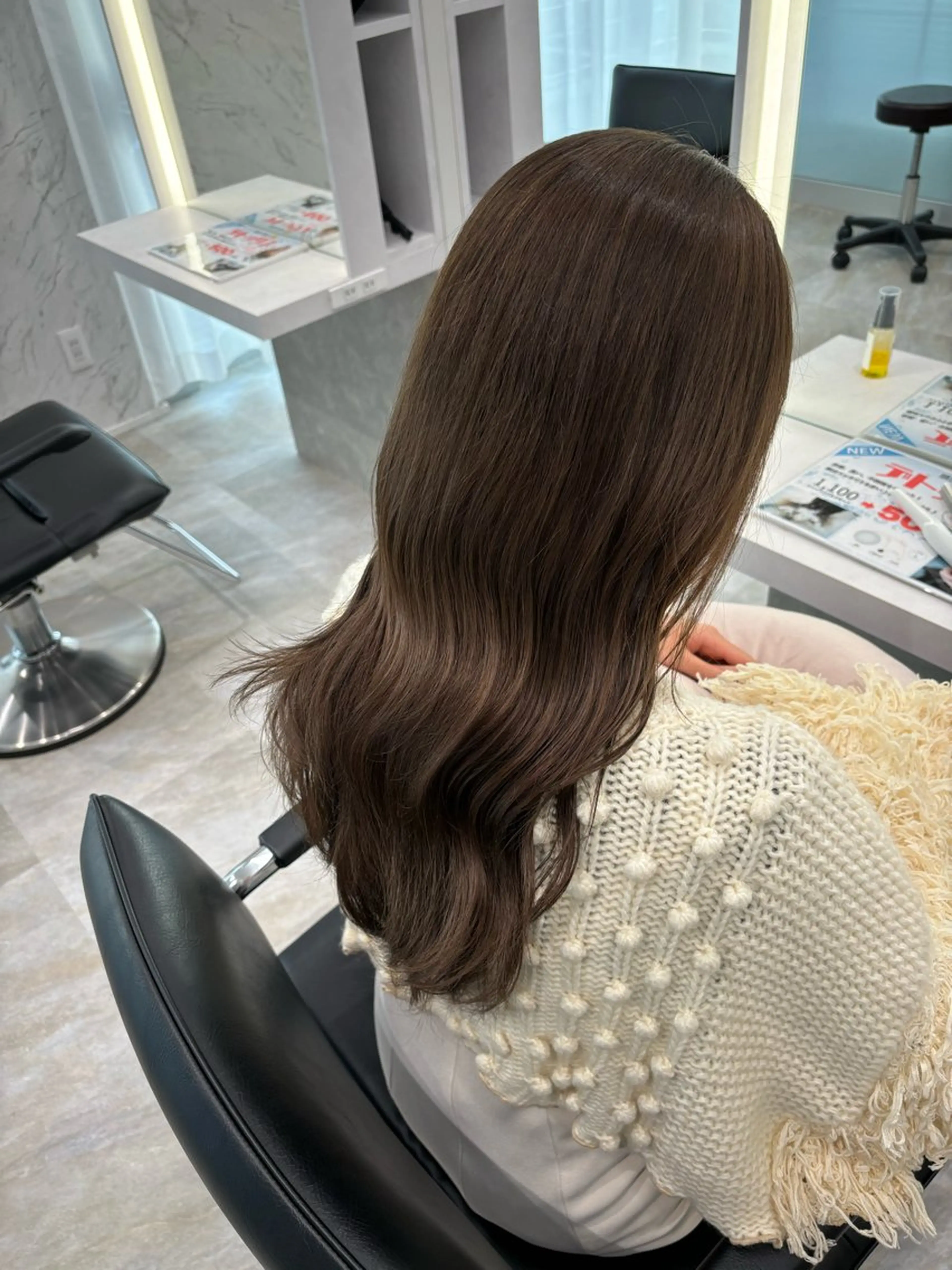 ロング カラー ベージュカラー ブリーチ ロング ヘアカラー 武富 果音のヘアスタイル