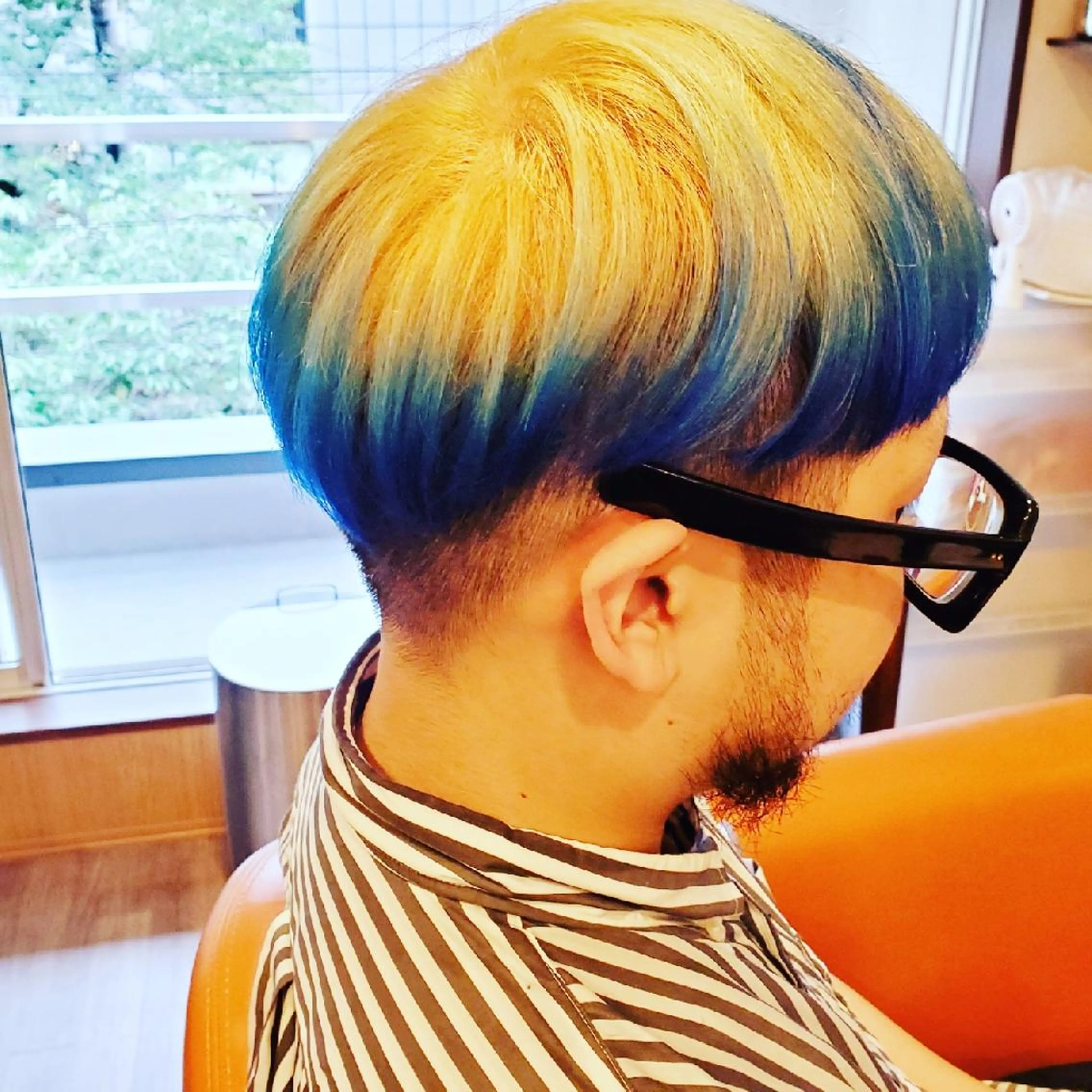 ショート メンズ カラー メンズブリーチ ブリーチ ブルーカラー イルミナカラー 外国人風カラー ヘアカラー spa hair  ark 富井直美のヘアスタイル