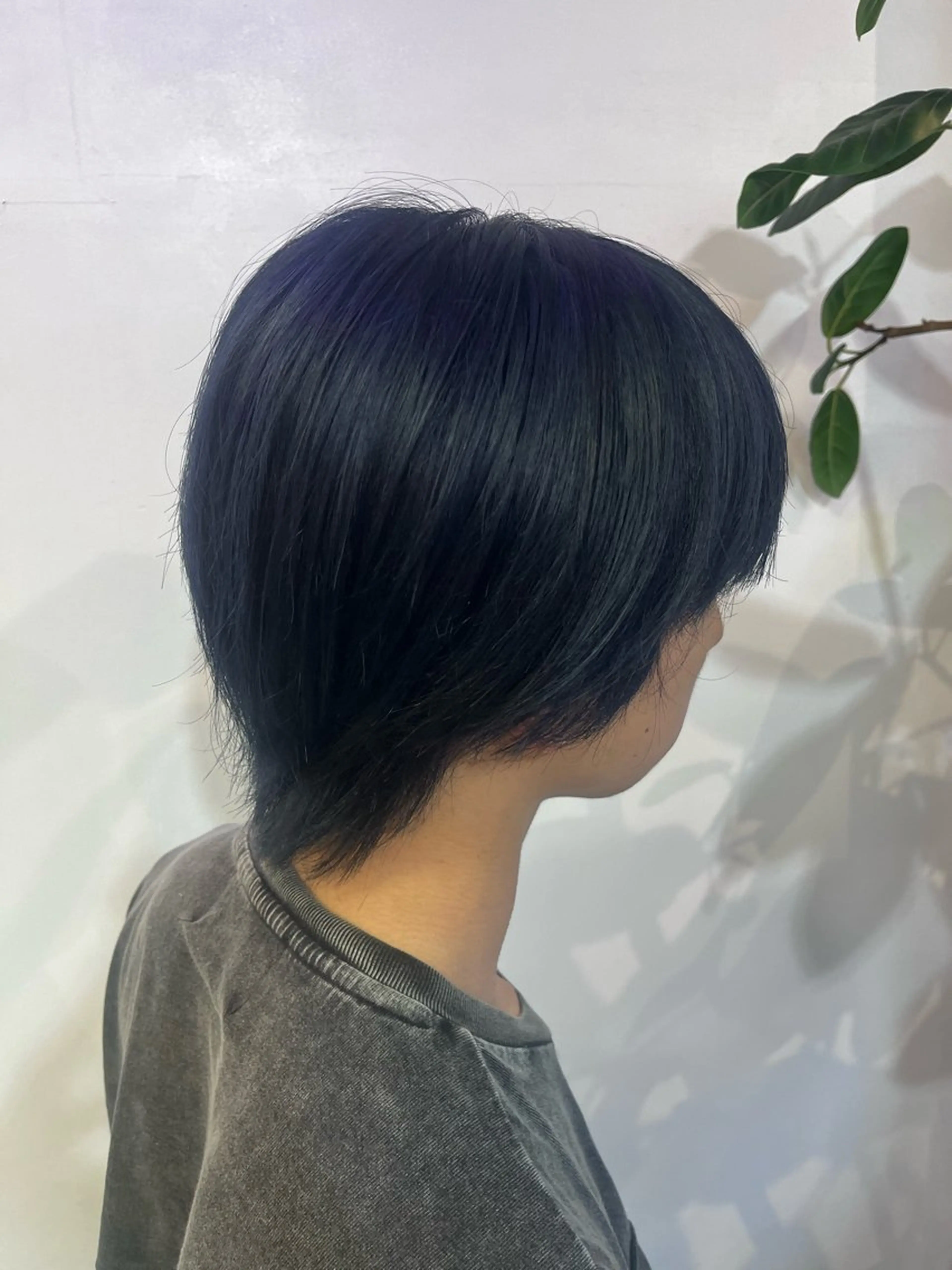 カラー ブリーチ ブルーカラー ness 一花のヘアスタイル