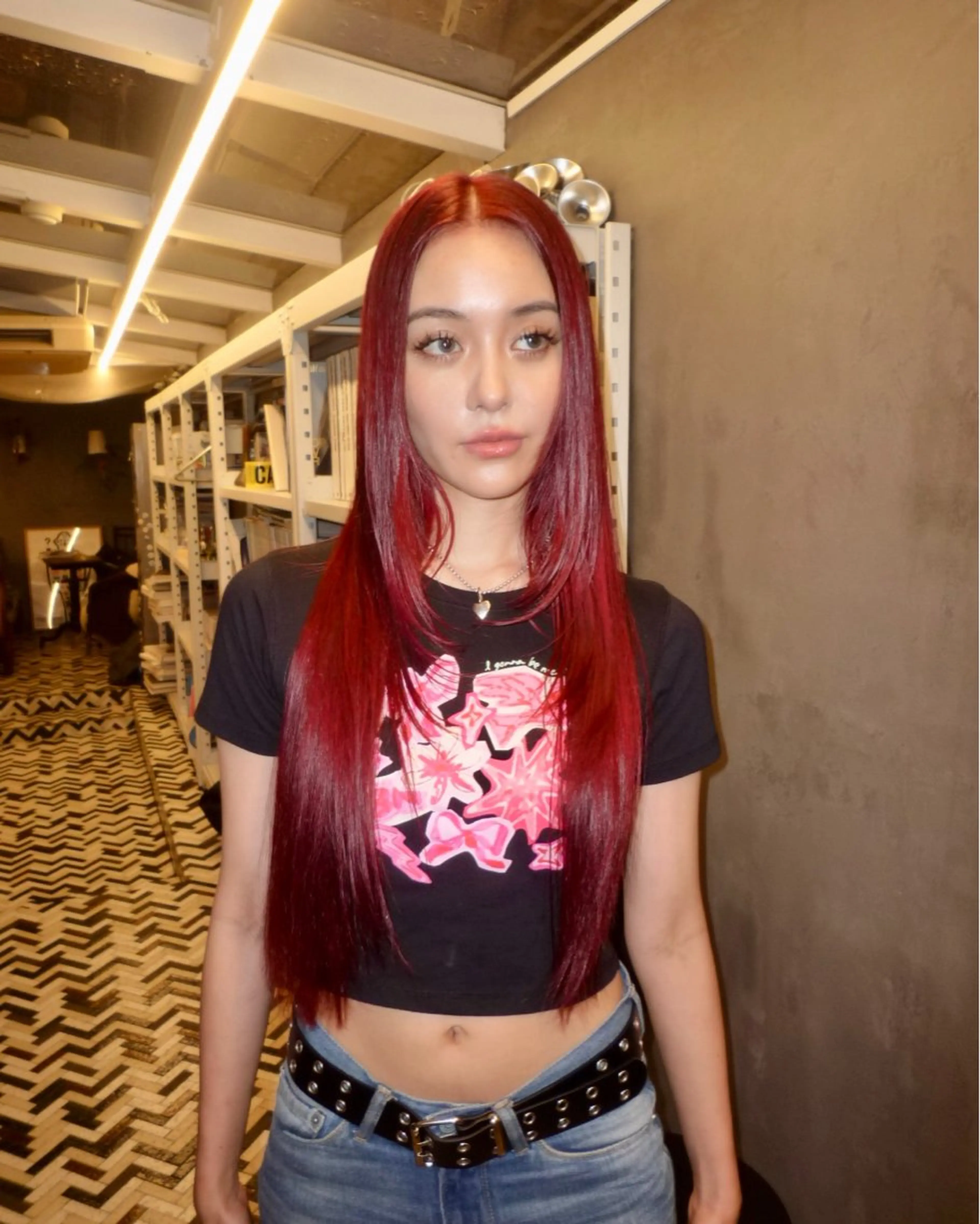 ロング カラー ロングレイヤー レッドカラー レイヤーカット ロング カット ヘアカラー トリートメント 畠山 遥のヘアスタイル