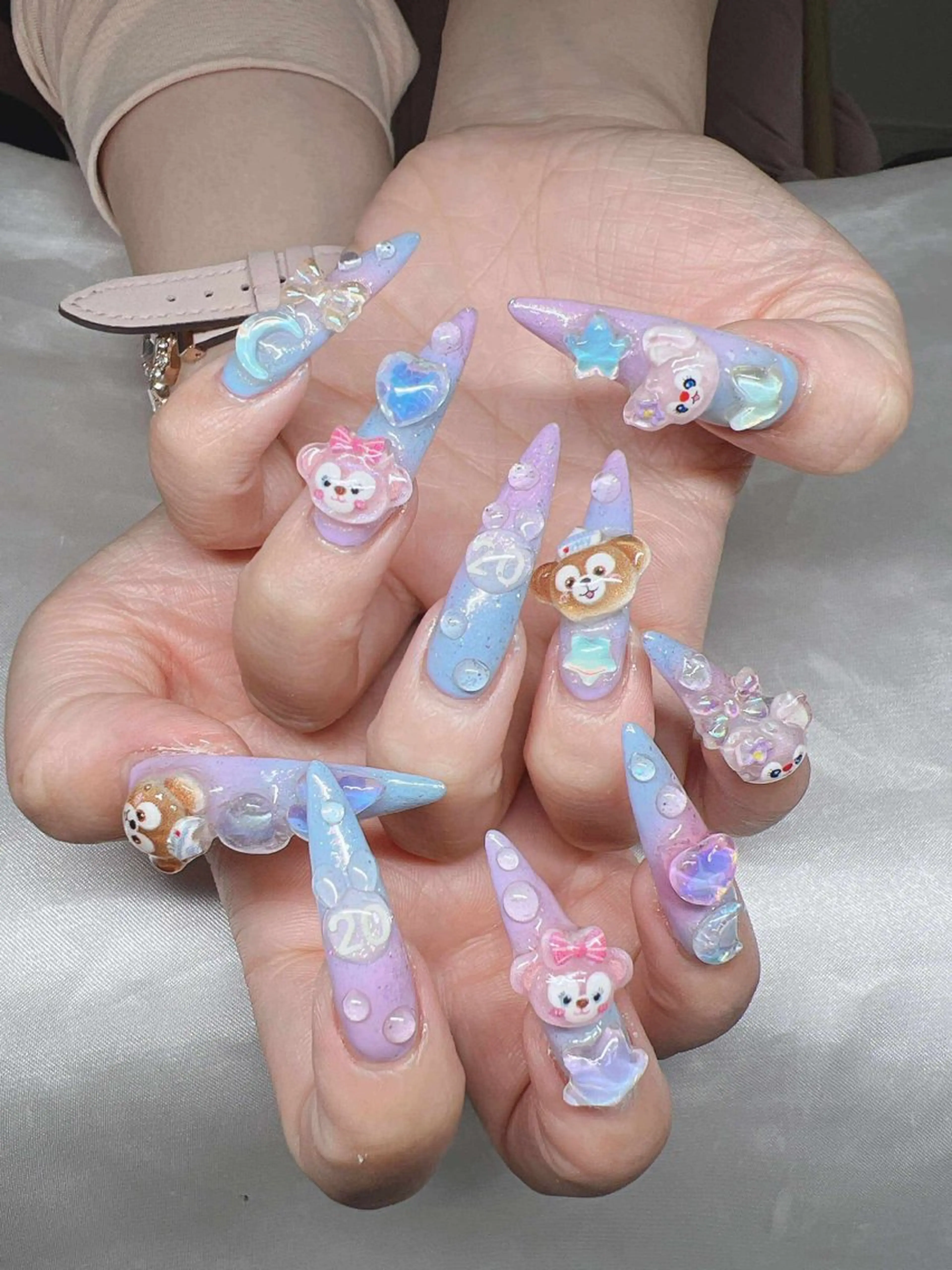 ネイル 長さ出し グラデーション 卒業式 キラキラネイル マグネットネイル ハンドネイル Lee Nailsのネイルデザイン