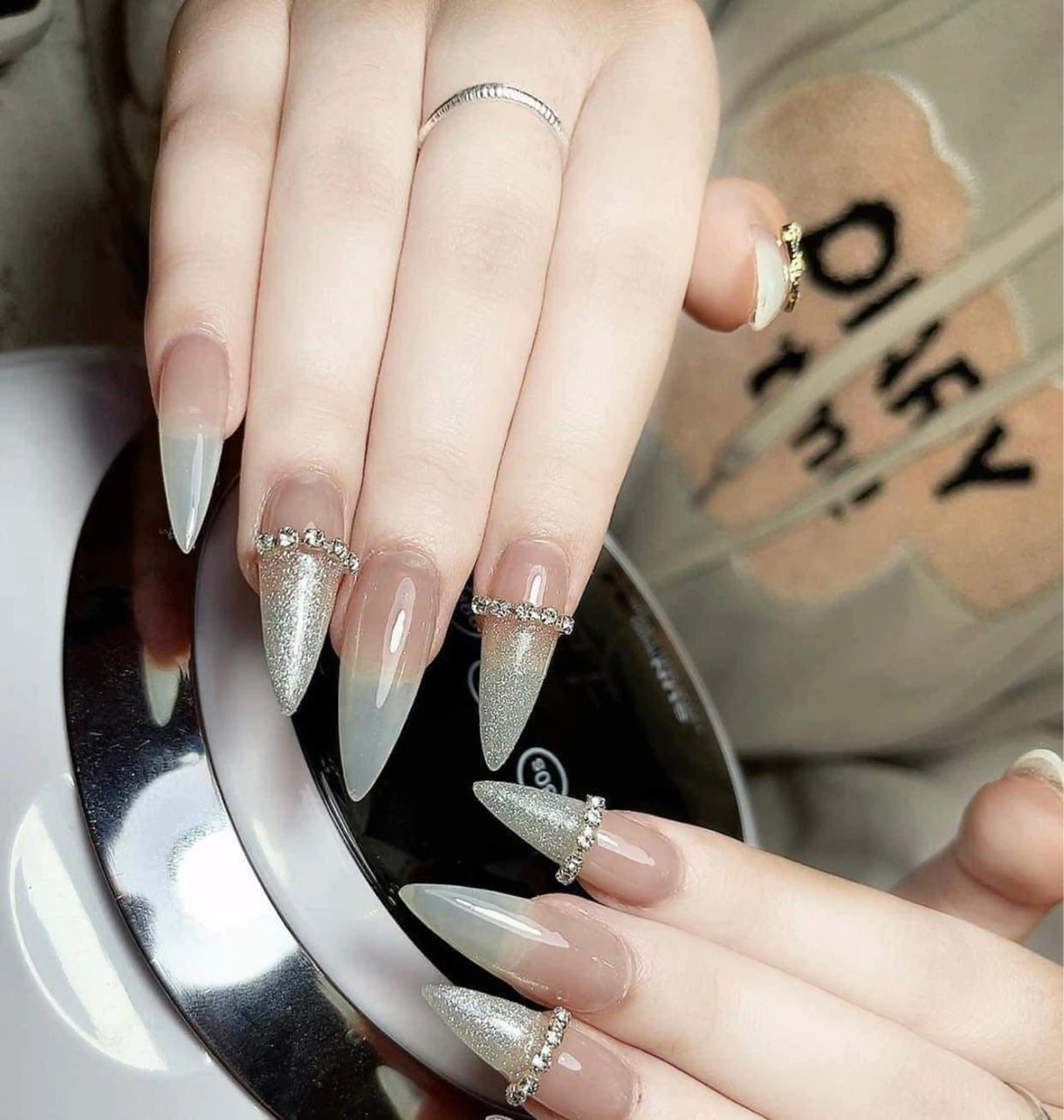 ネイル フレンチネイル ジェルネイル 韓国ネイル マグネットネイル 持ち込み Anh 高田馬場のネイルデザイン