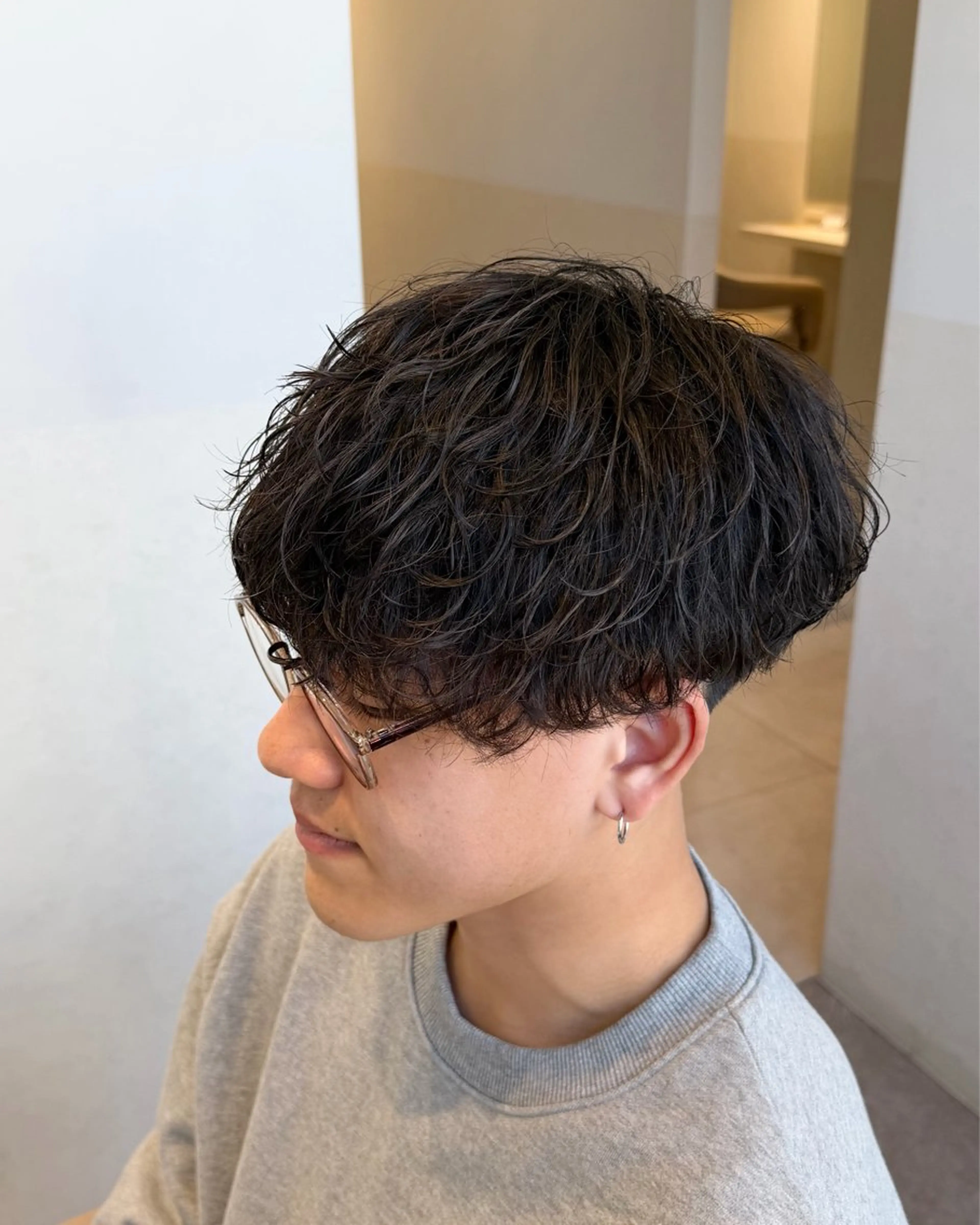 ショート パーマ メンズ センターパート マッシュ メンズパーマ 波巻きパーマ パーマ 下北沢／メンズ/ メンズパーマ/優樹のヘアスタイル