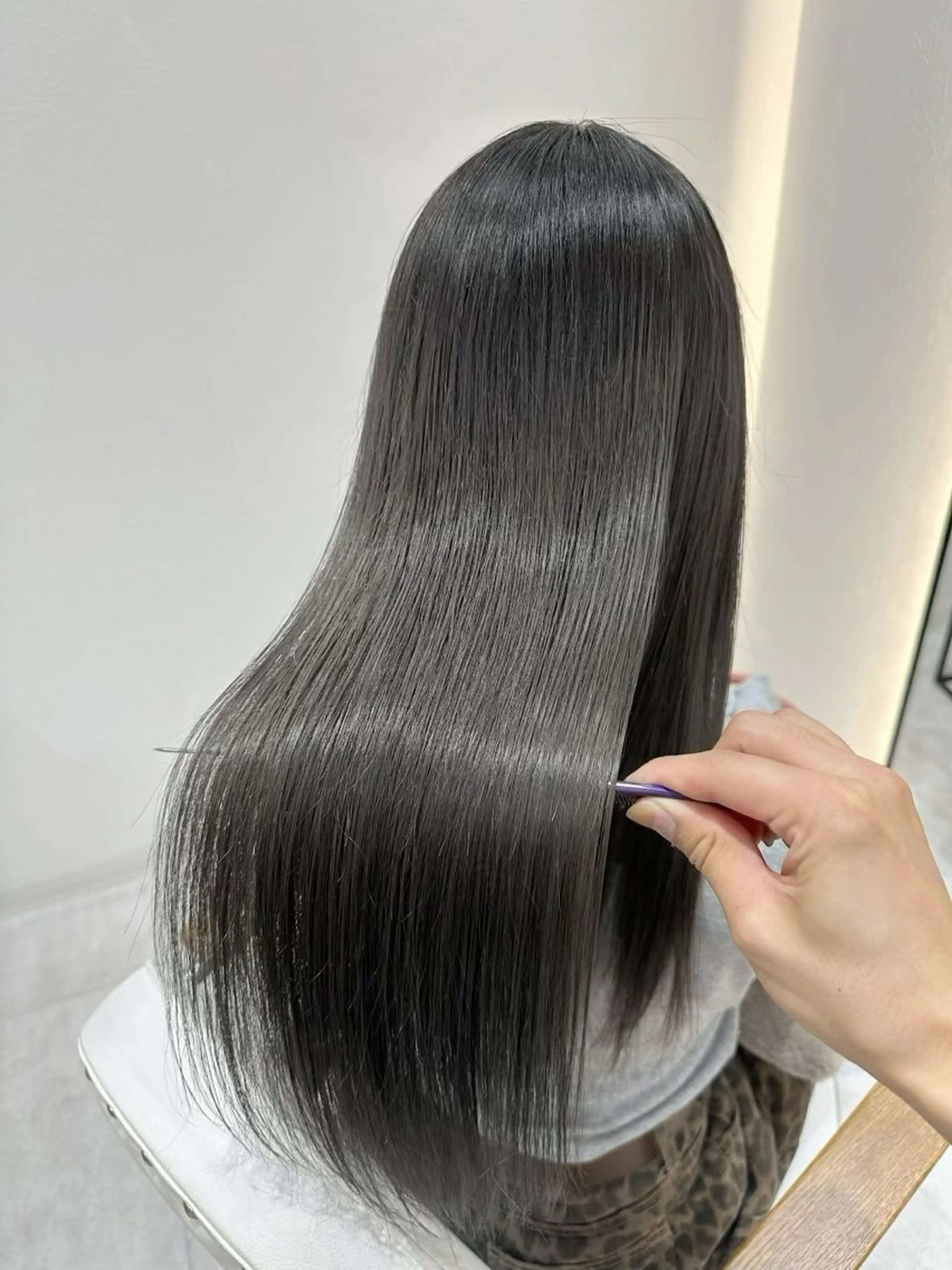 ロング カラー 透明感カラー グレージュ オリーブカラー 縮毛矯正 福田 れん/個室 ReFa認定サロンのヘアスタイル
