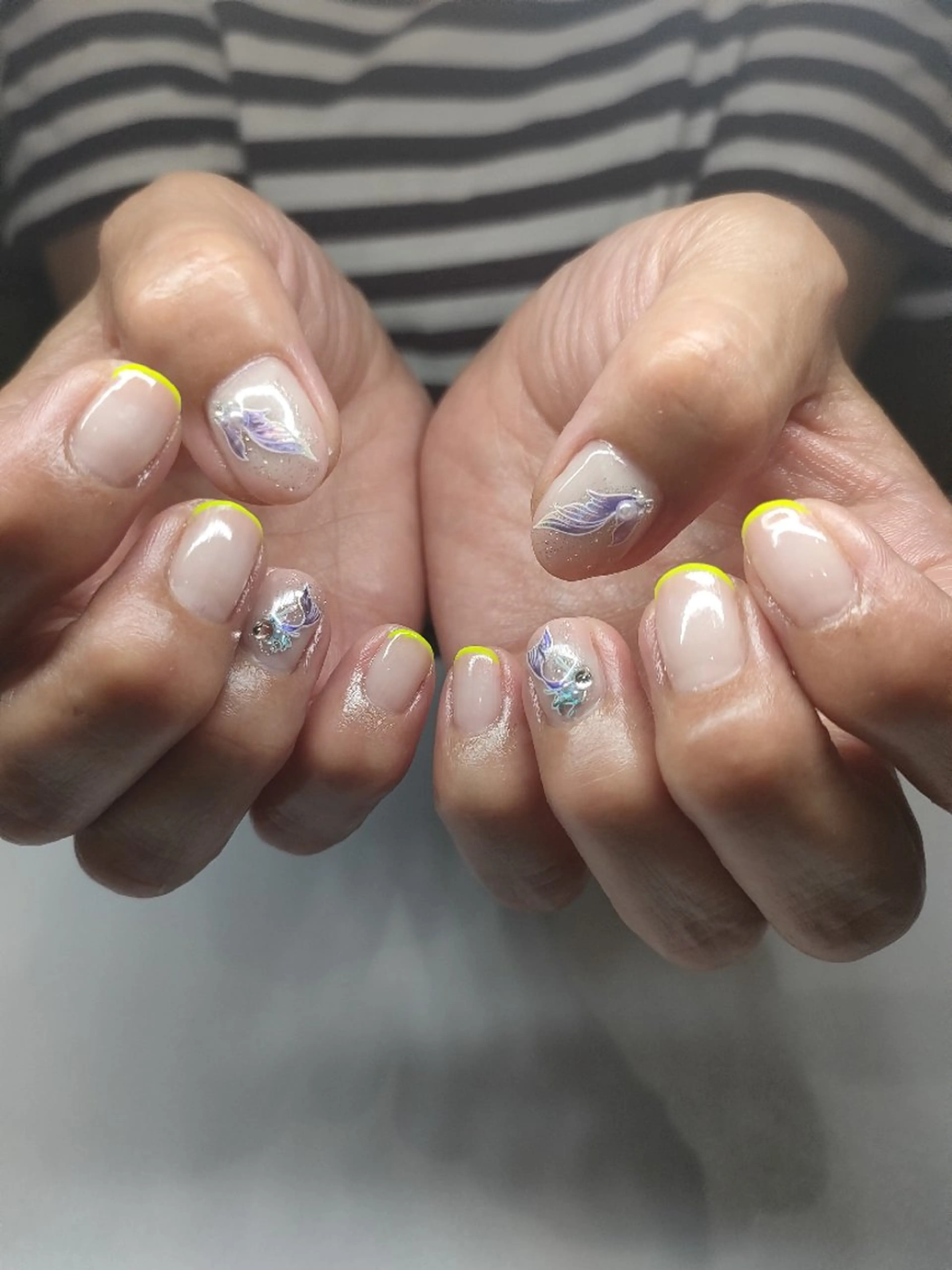 ネイル フレンチネイル 夏ネイル 黄色 本厚木南口 徒歩3分のネイルデザイン