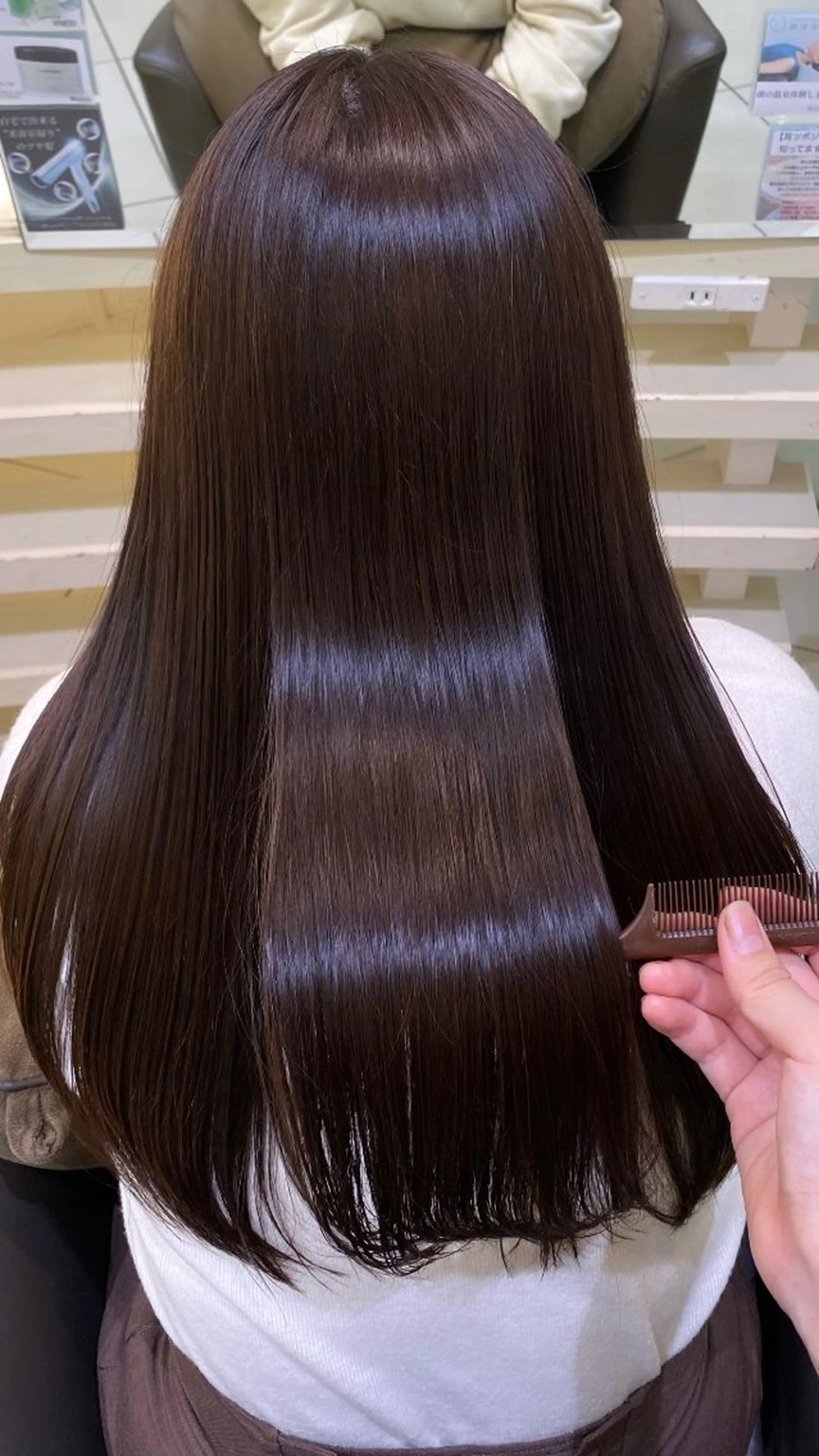 セミロング ⭐ハイトーン/ 赤み消し/カナ⭐️のヘアスタイル