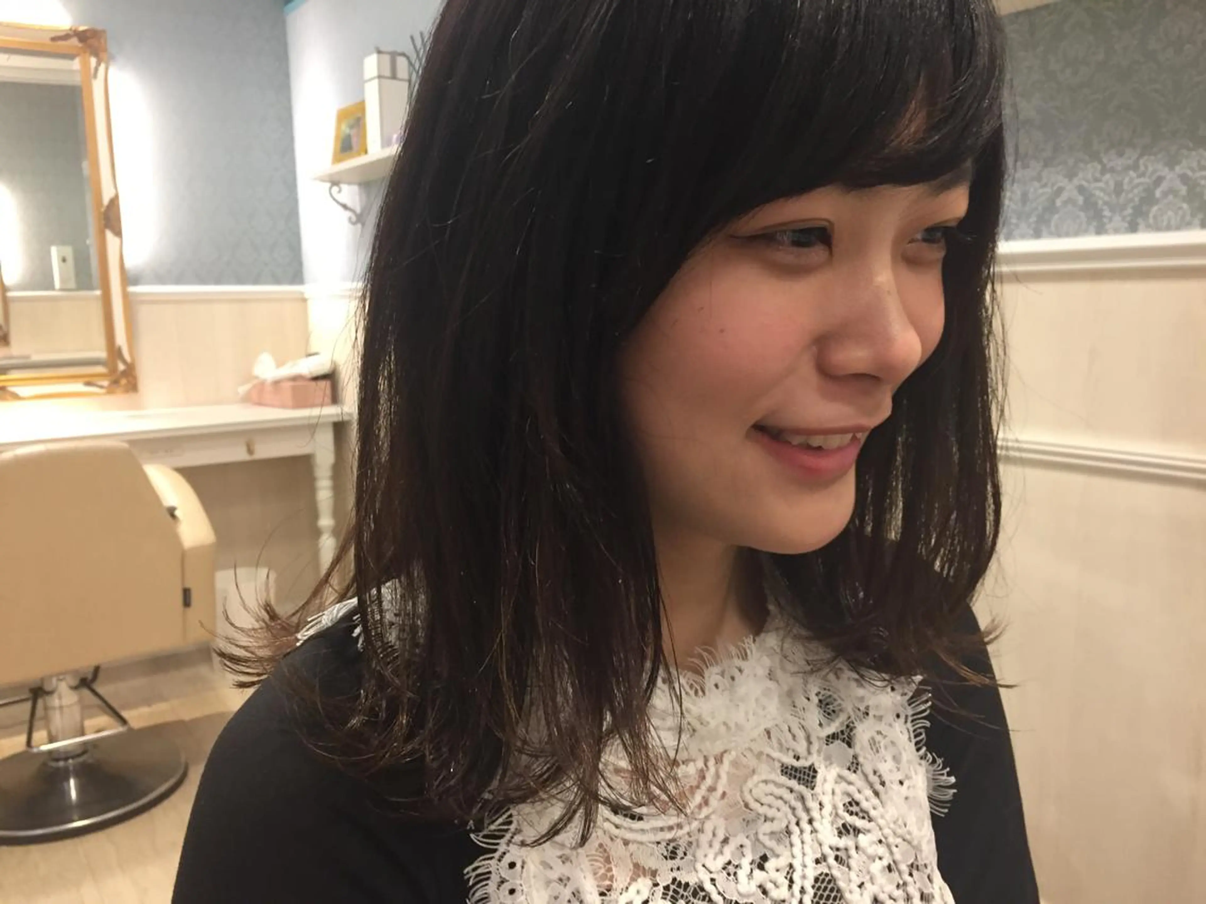 ミディアム カラー パーマ ヘアアレンジ メンズ ネイル マツエク・マツパ 外ハネヘア 韓国ヘア♡おくれ毛♡ ボブ♡sayakaのヘアスタイル