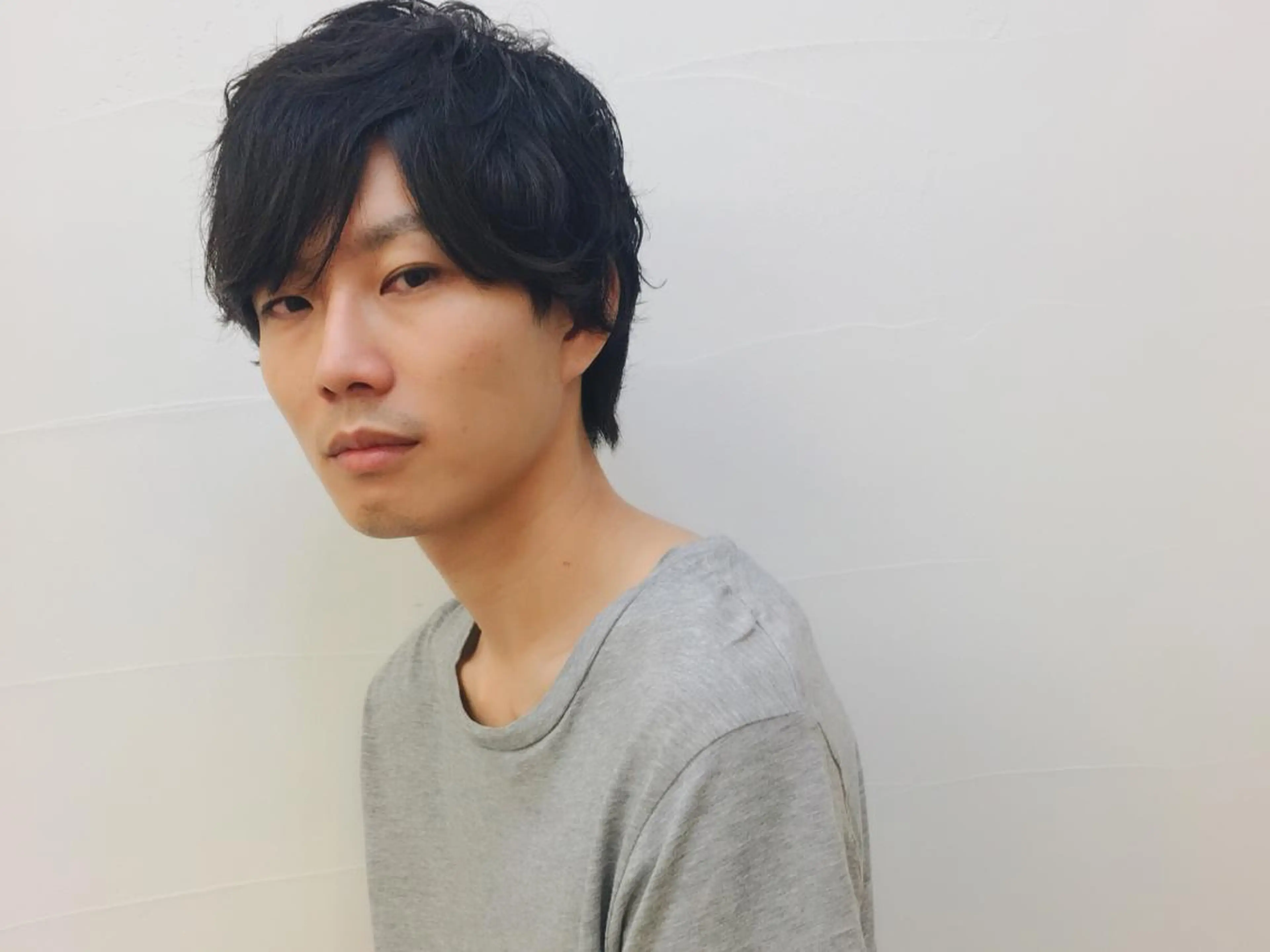 ショート パーマ メンズ 高森 真凜のヘアスタイル