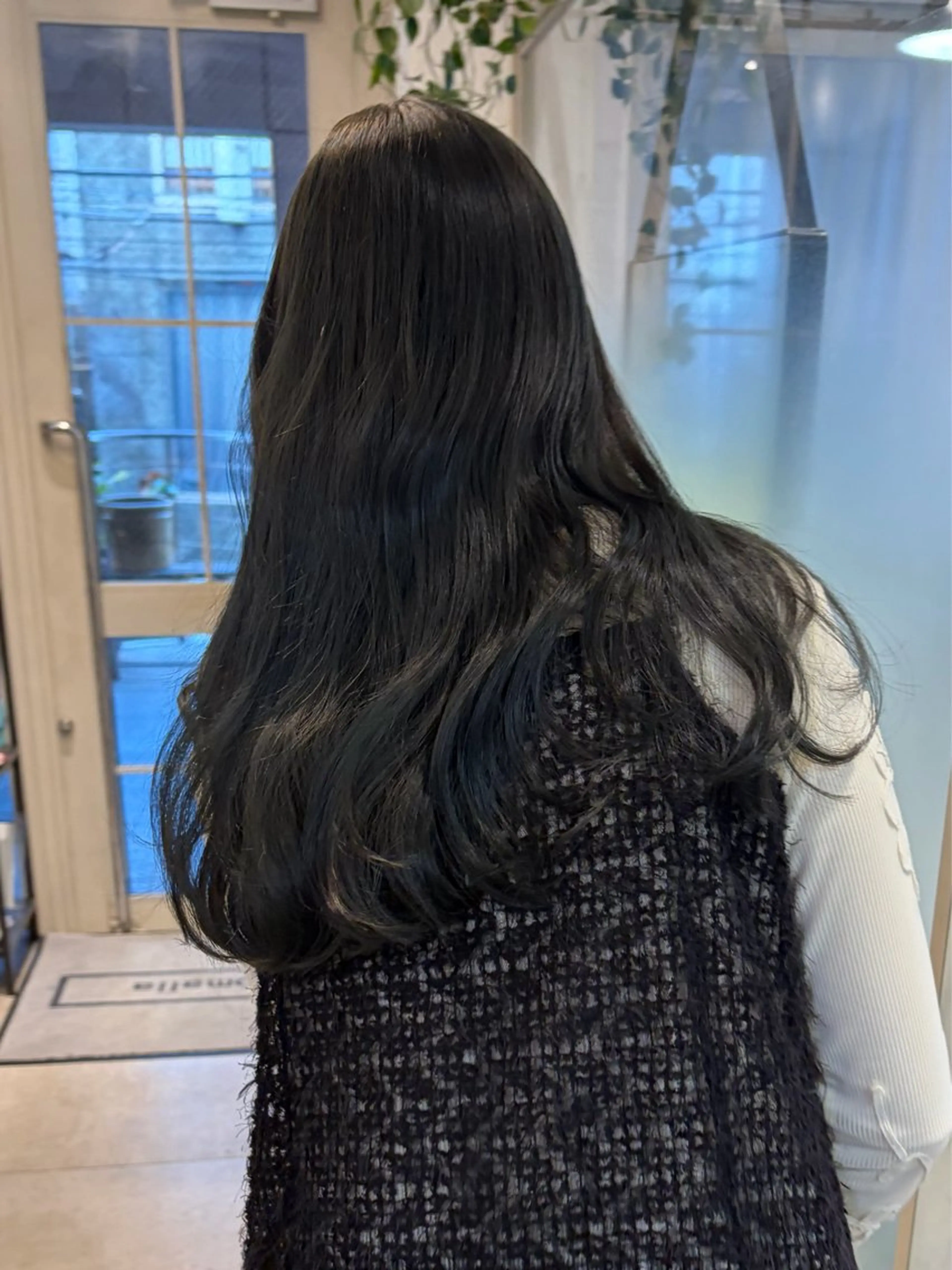 ロング カラー ミルクティー× グレージュMOMOのヘアスタイル