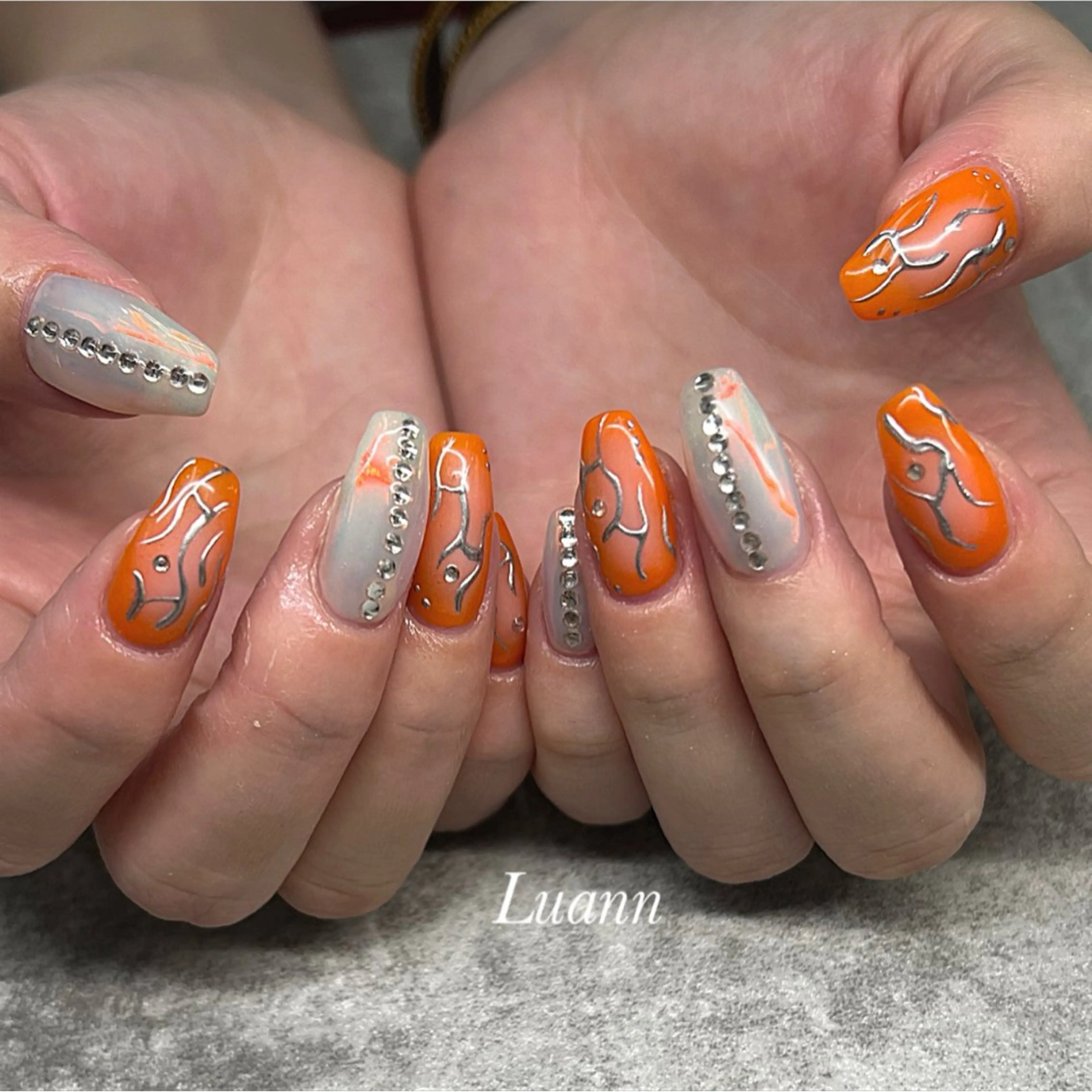 ネイル オーロラネイル 韓国ネイル オレンジ 夏ネイル ハンドネイル Luann nail Sakiのネイルデザイン