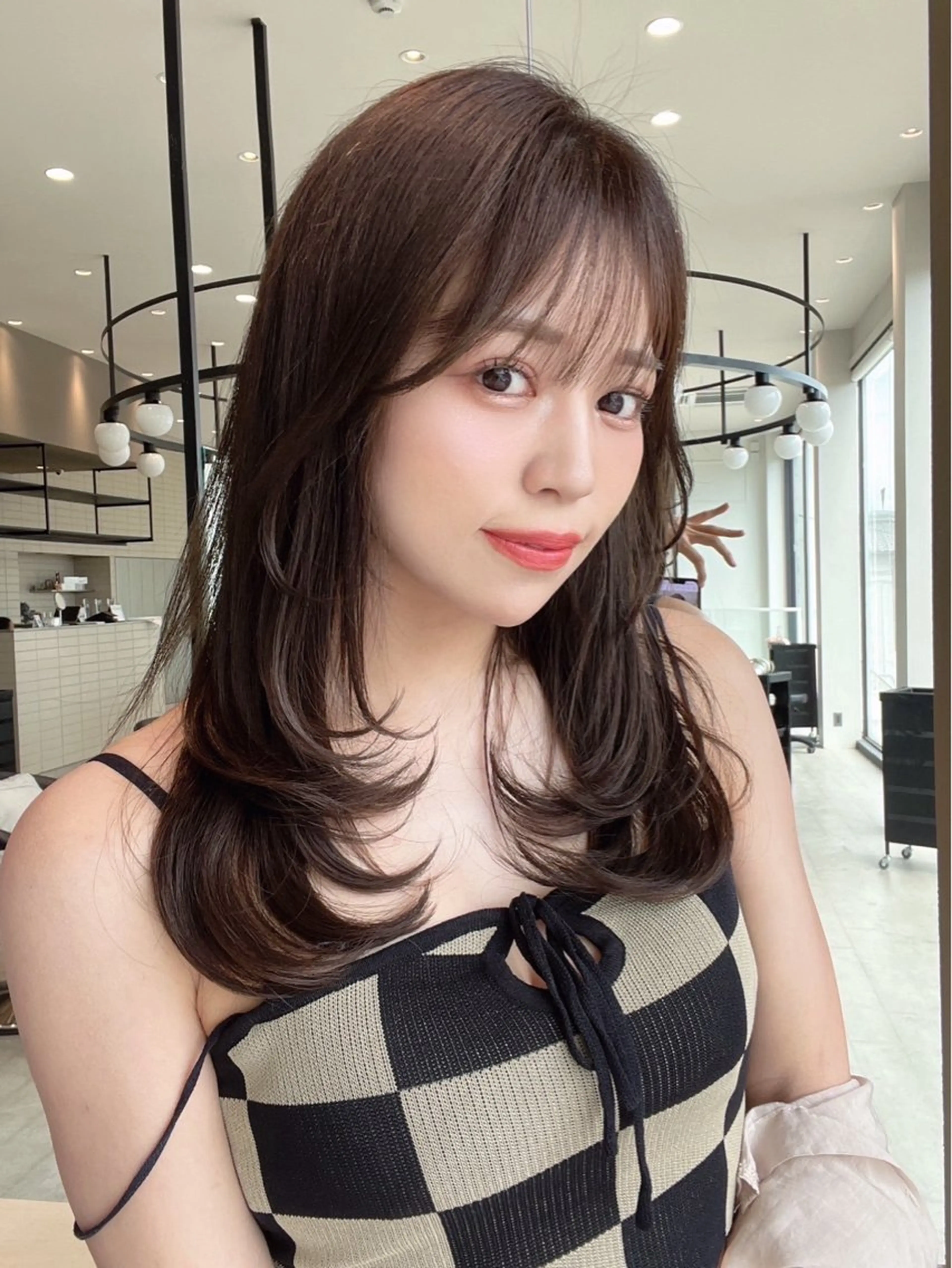 ミディアム カラー レイヤー/髪質改善 /透け感カラー/艶髪のヘアスタイル