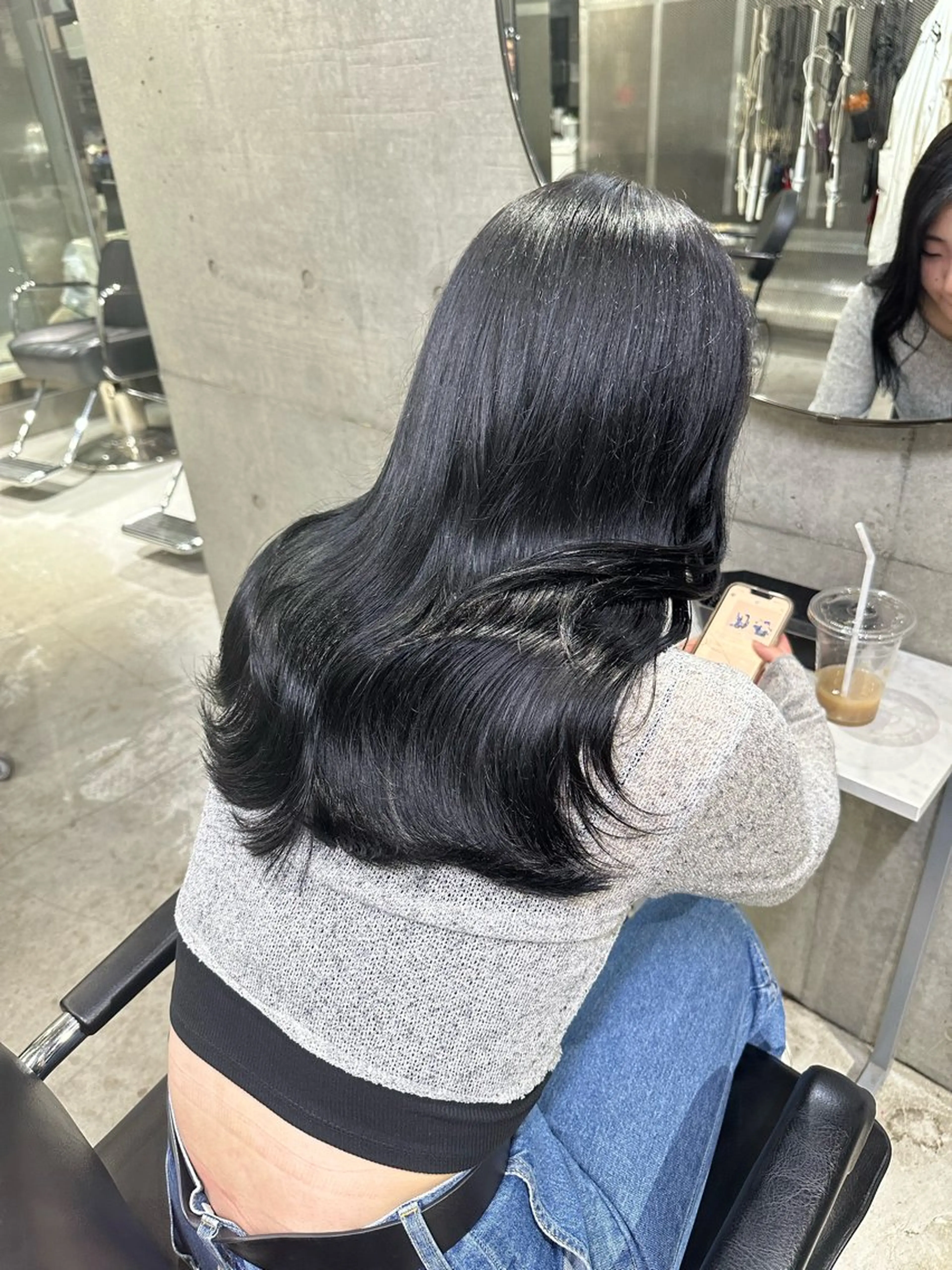 ロング ✴︎TO-MA✴︎ レッドカラー/透明感のヘアスタイル