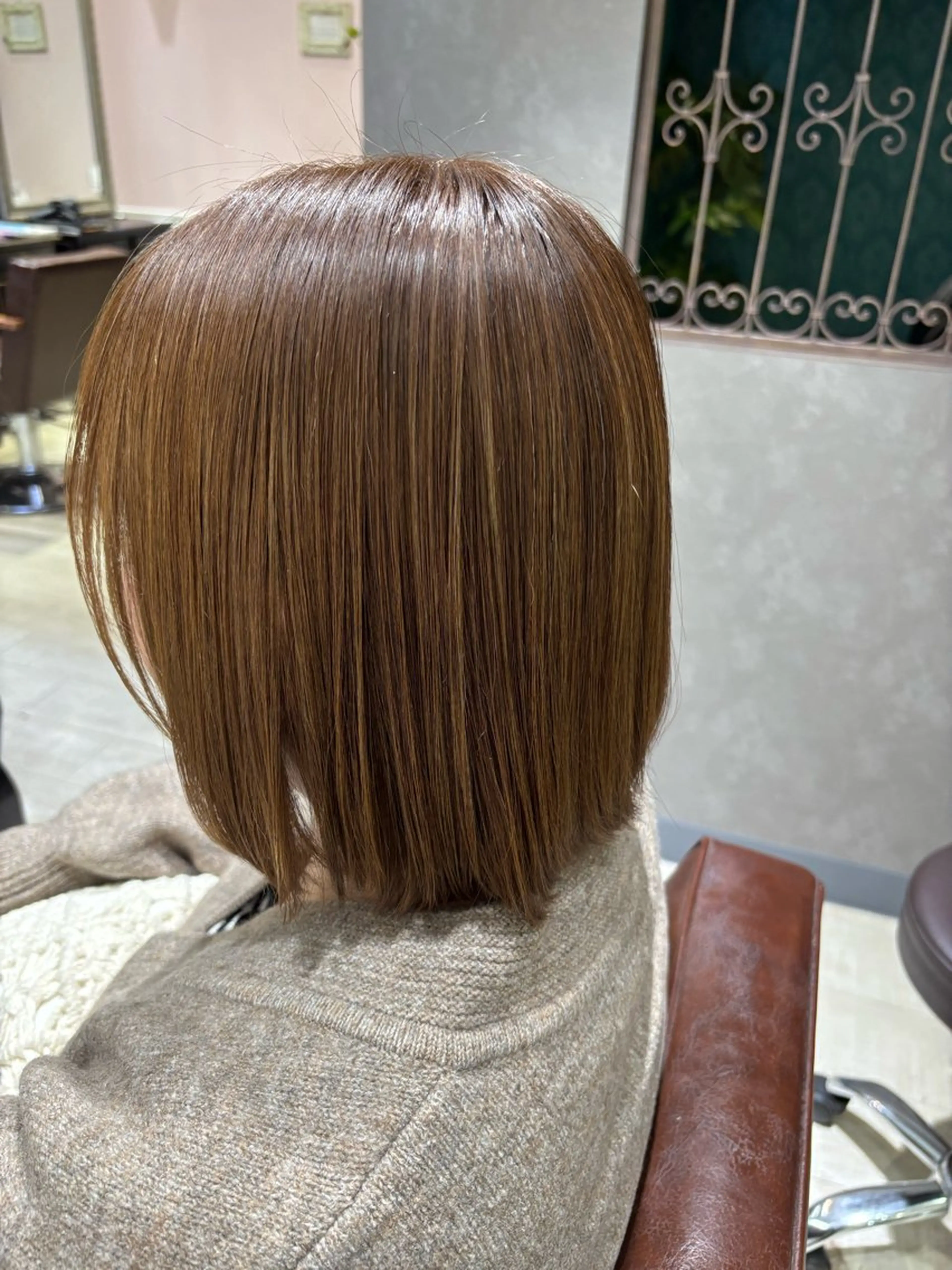ミディアム カット 縮毛矯正 🫧Ayumu🫧 透明感カラー/春日のヘアスタイル