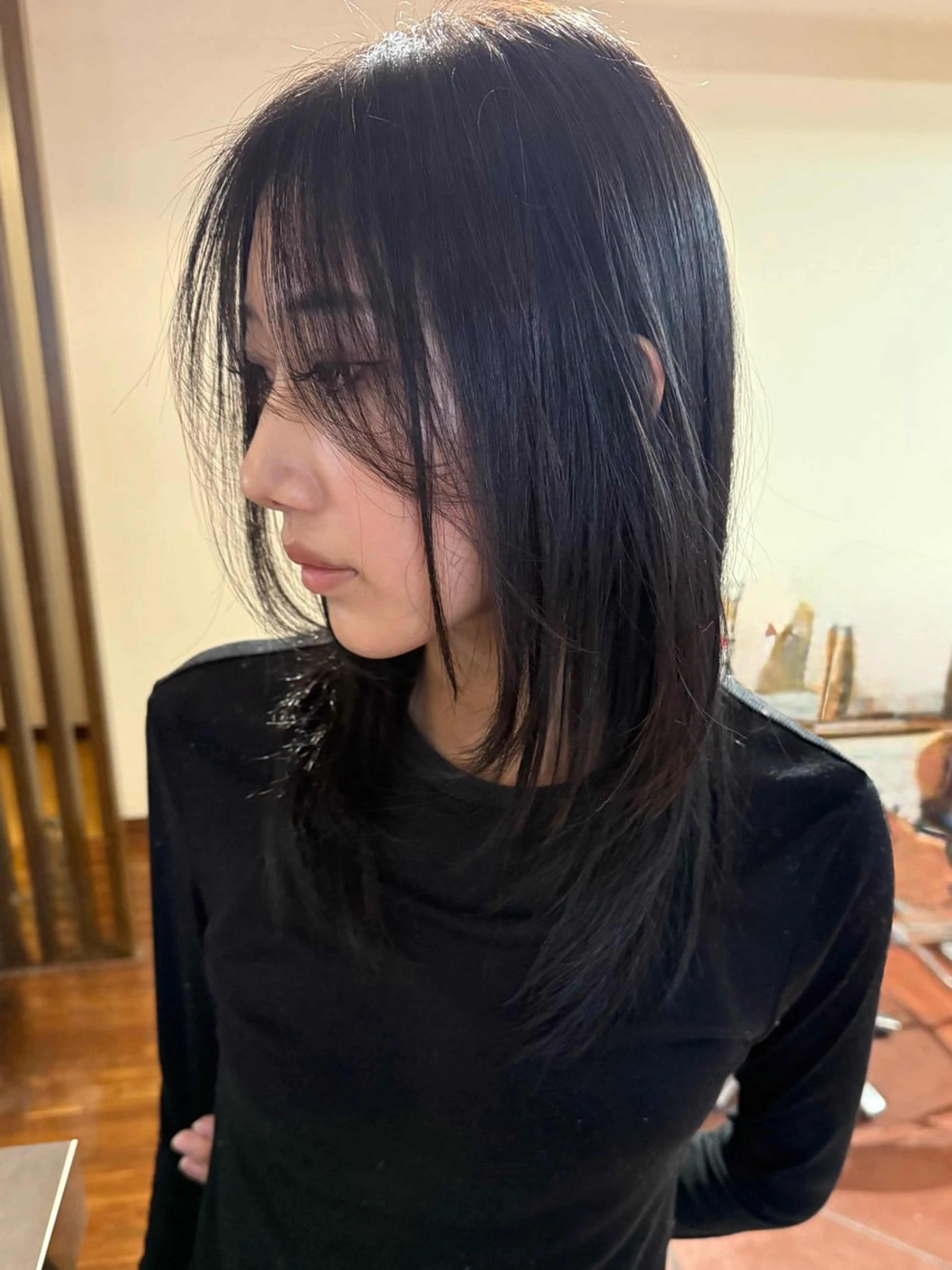 ミディアム カラー 黒髪 バイオレットカラー カット ヘアカラー トリートメント 田室 和幸のヘアスタイル