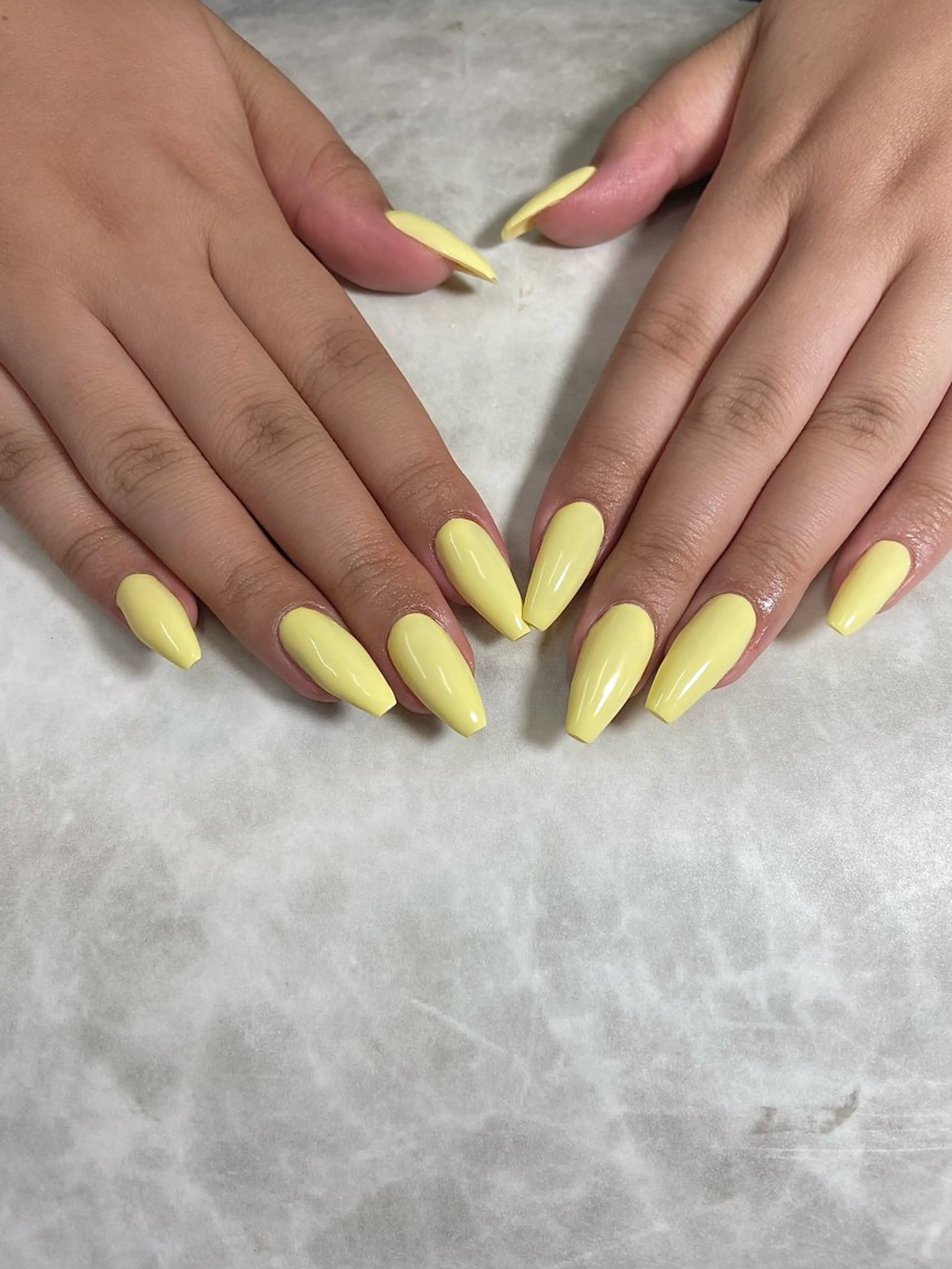 ロング 本木 彩華のネイルデザイン