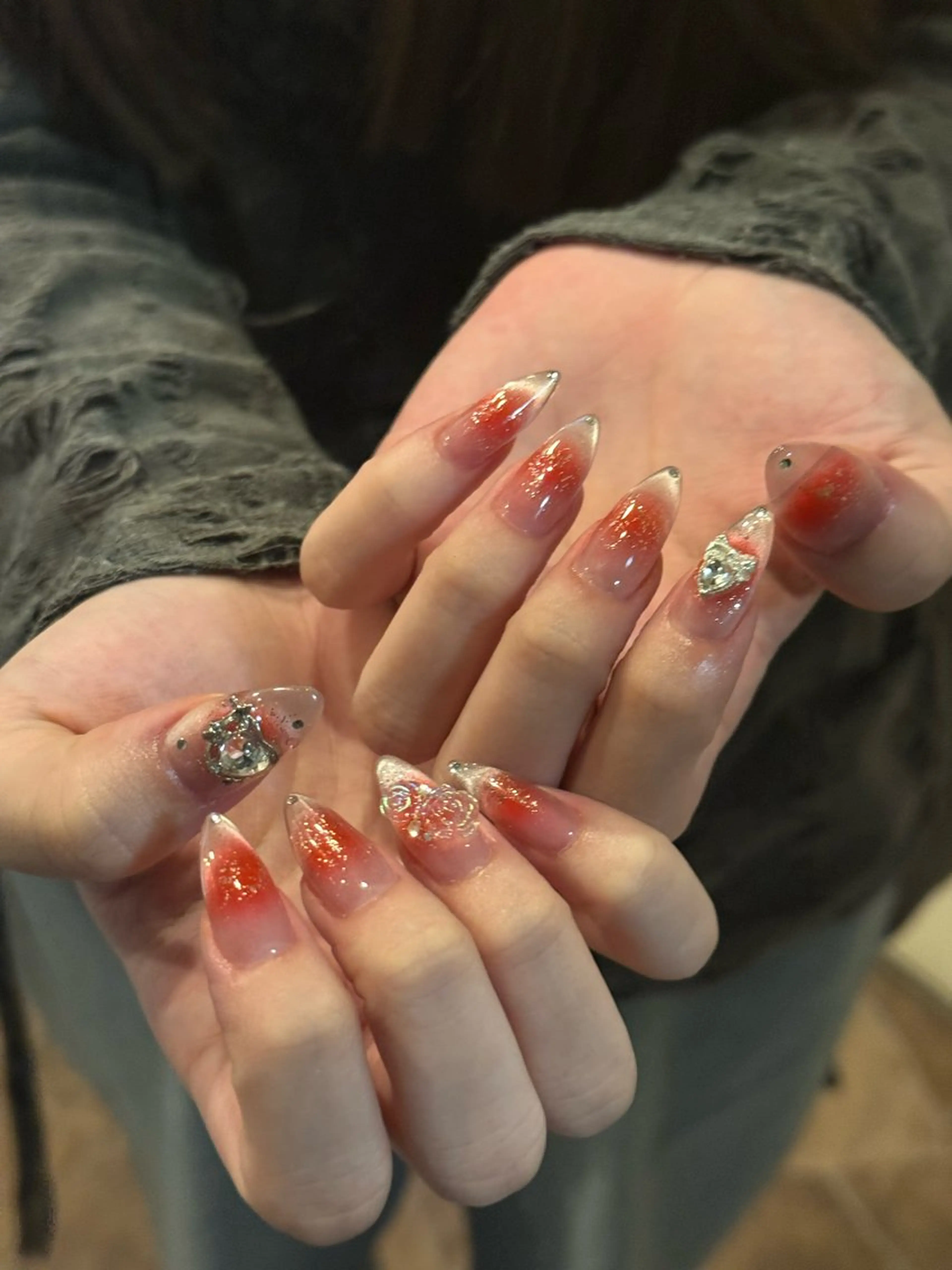 ネイル 赤色 ハンドネイル WOLTOKYO渋谷 yunaのネイルデザイン