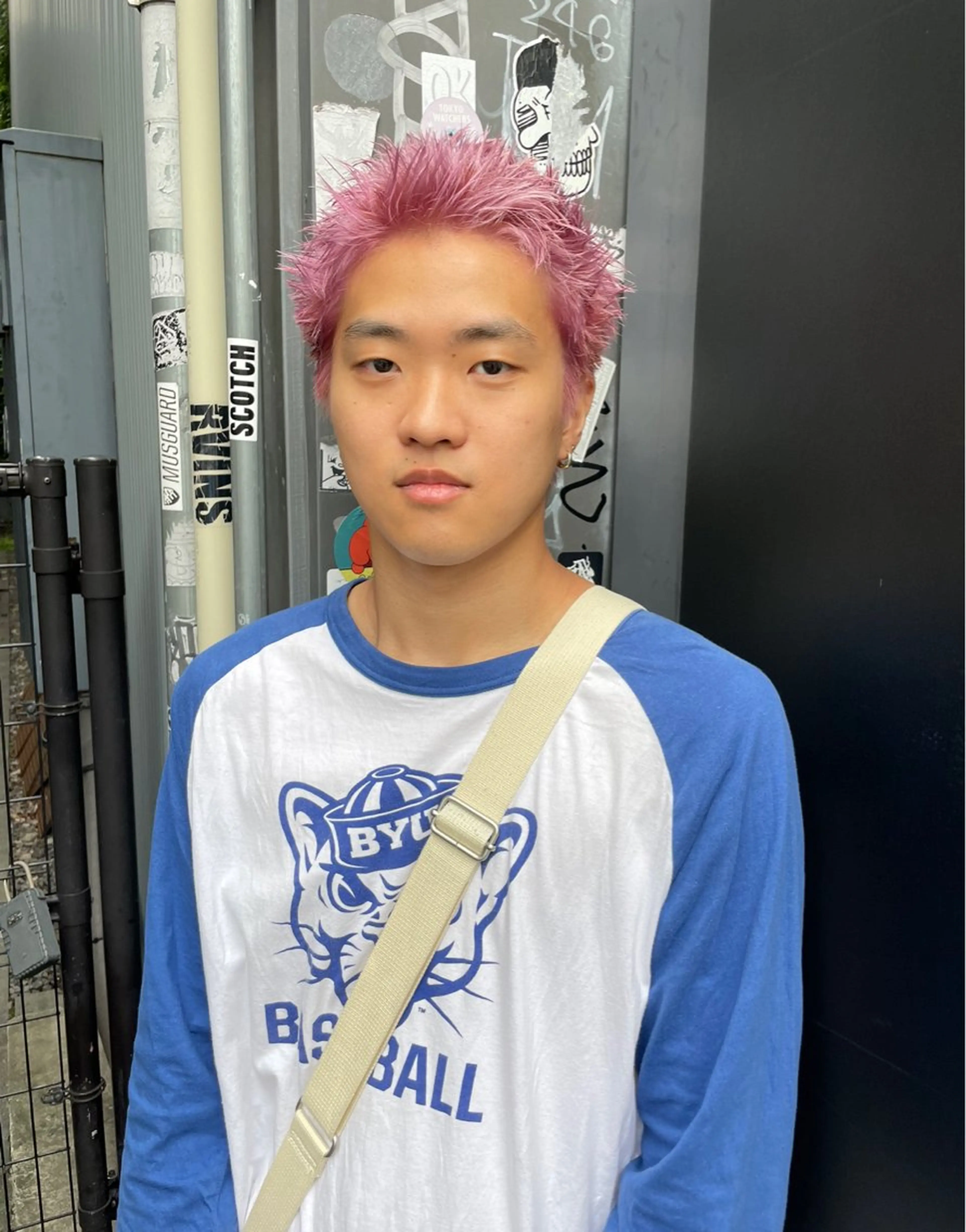 ショート カラー メンズ メンズブリーチ メンズハイトーン スパイキーショート ブリーチ ハイトーンカラー カット ヘアカラー トリートメント スパイラルパーマ 🌐hina⭐️のヘアスタイル