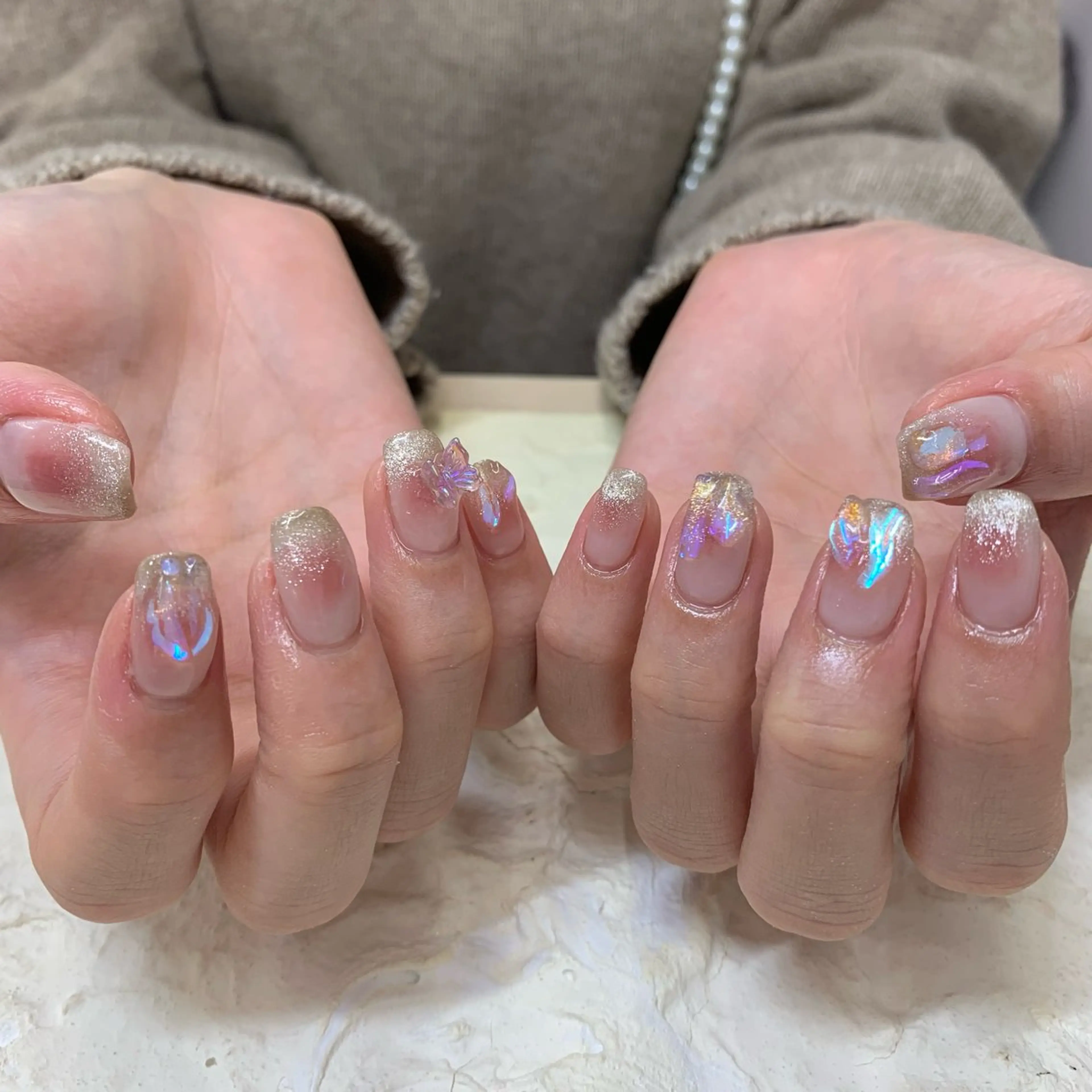 ネイル チークネイル ハンドネイル マキノ ユイのネイルデザイン