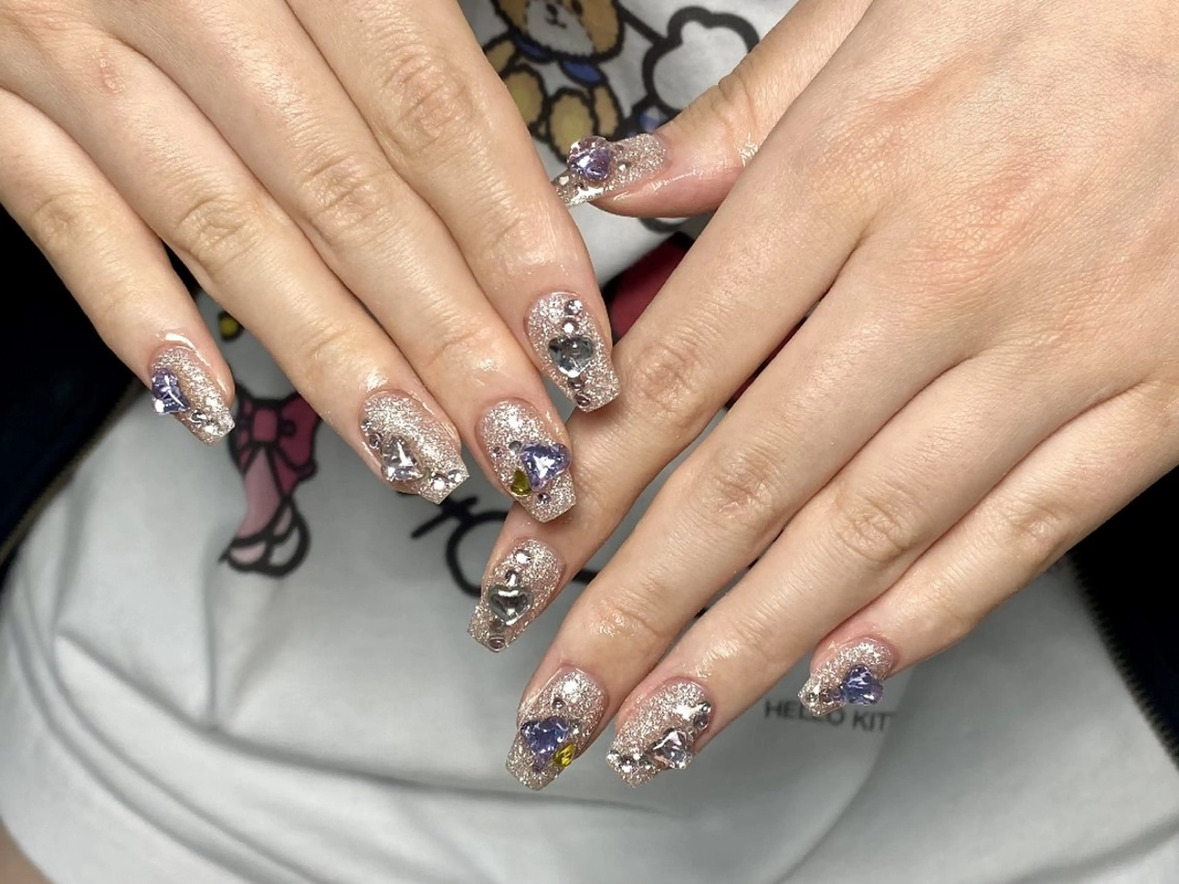 ネイル チークネイル フレンチネイル ジェルネイル ガーリー キラキラネイル ハンドネイル UM Nail Salonのネイルデザイン