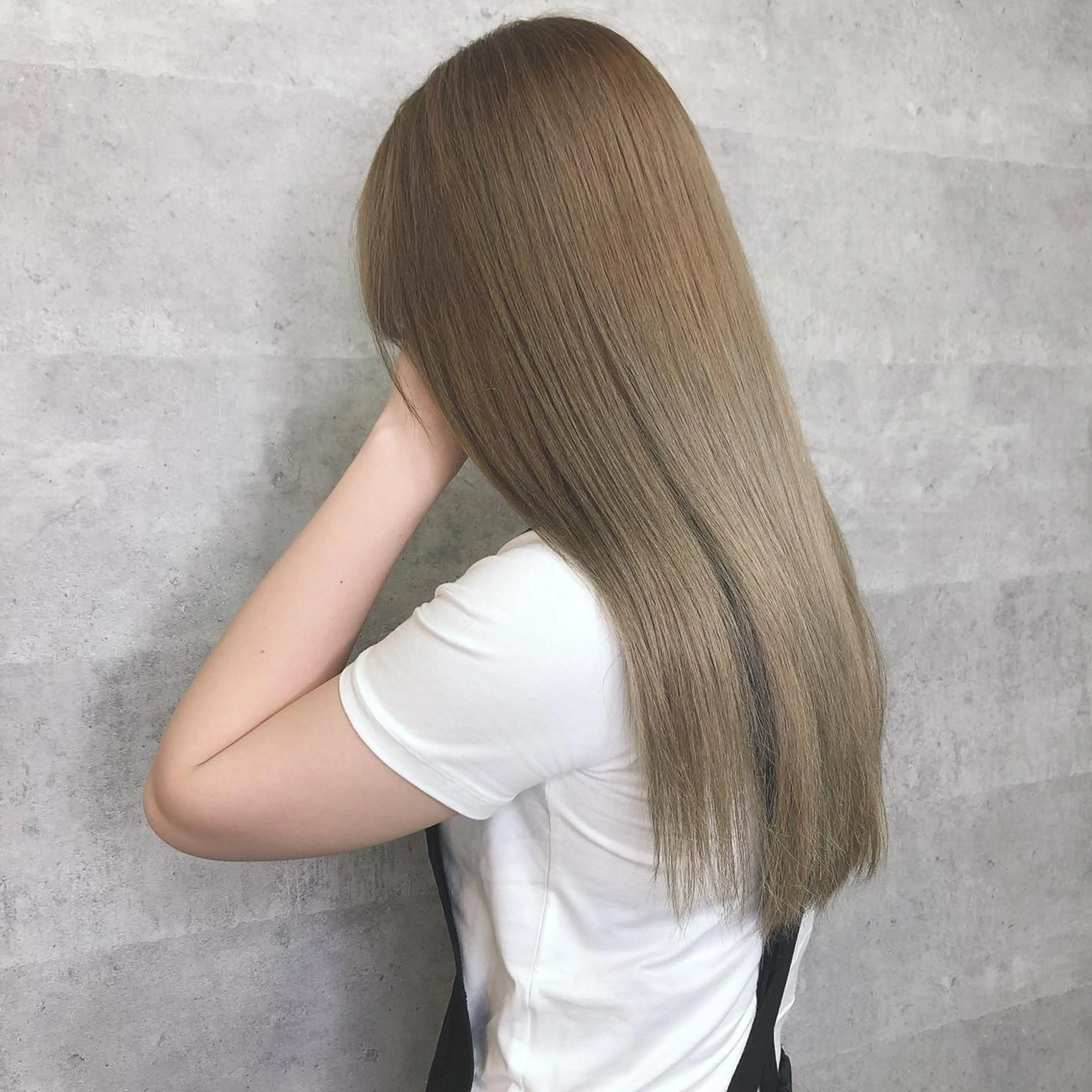 セミロング カラー 髪質改善 中川　翔のヘアスタイル