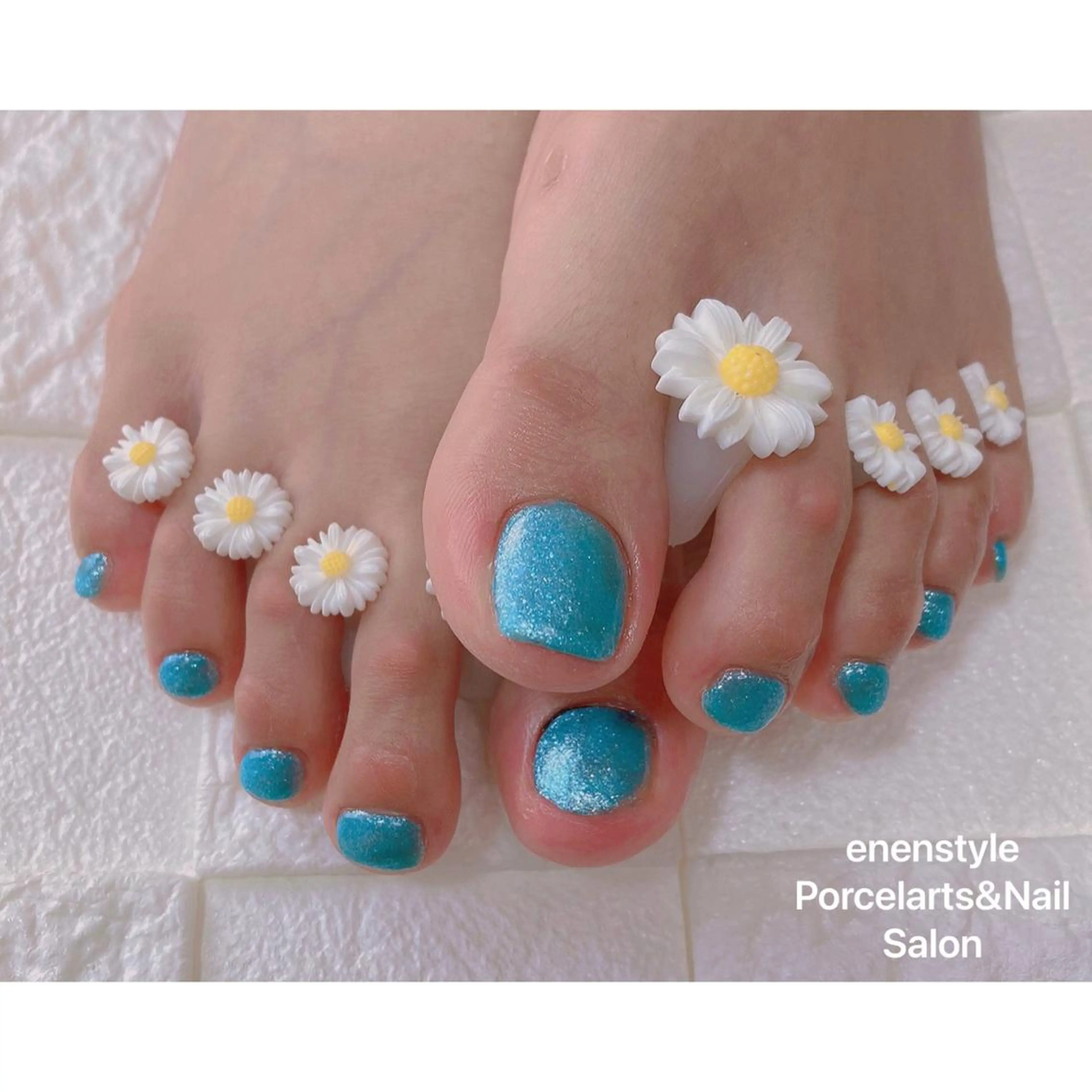 ミディアム ネイル ハンドネイル フットネイル 👑enen style👑のネイルデザイン