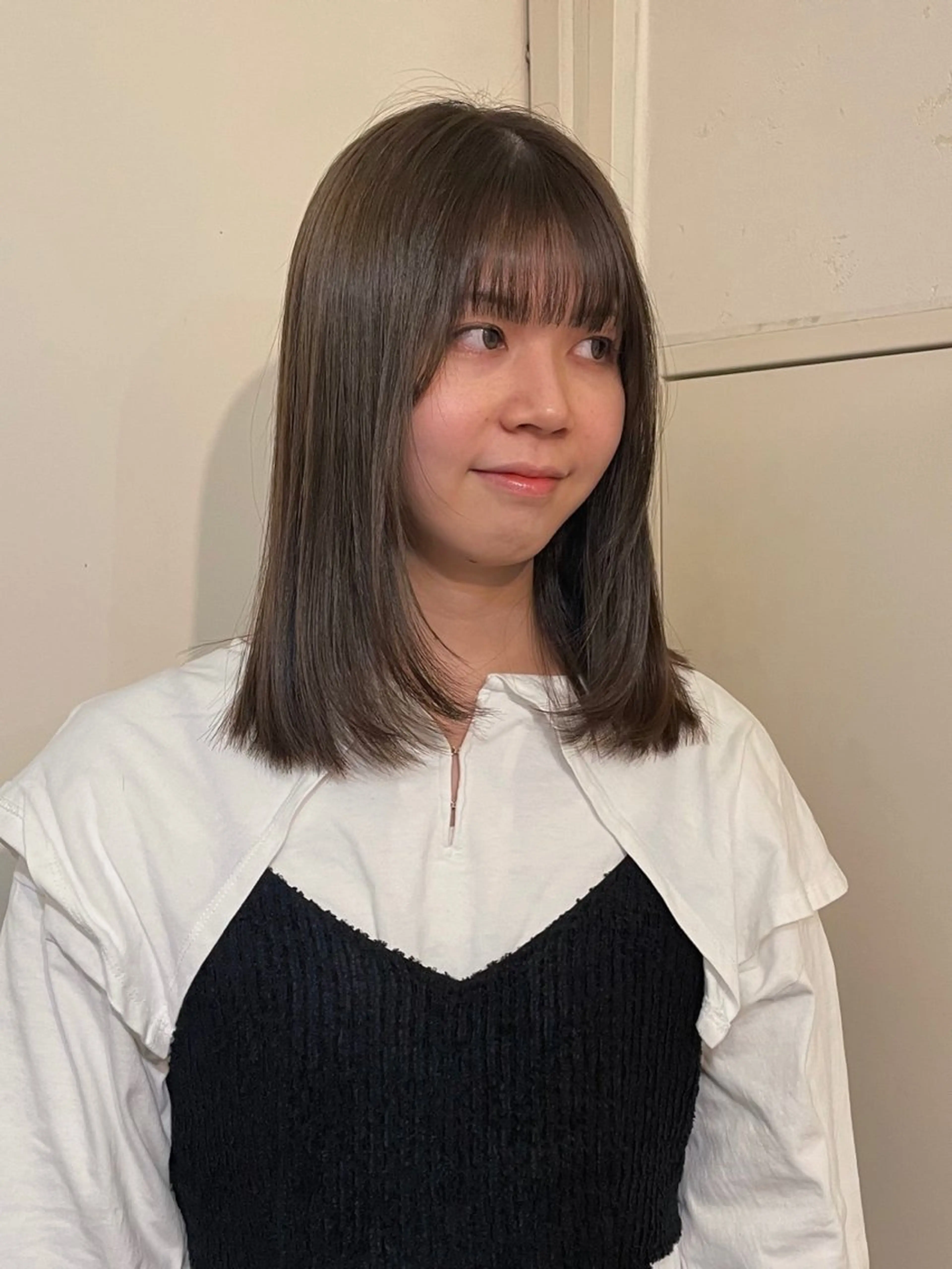 ミディアム カラー 顔周りカット カット ヘアカラー トリートメント 大阪/梅田すぐ /パーマ落とし専門店のヘアスタイル