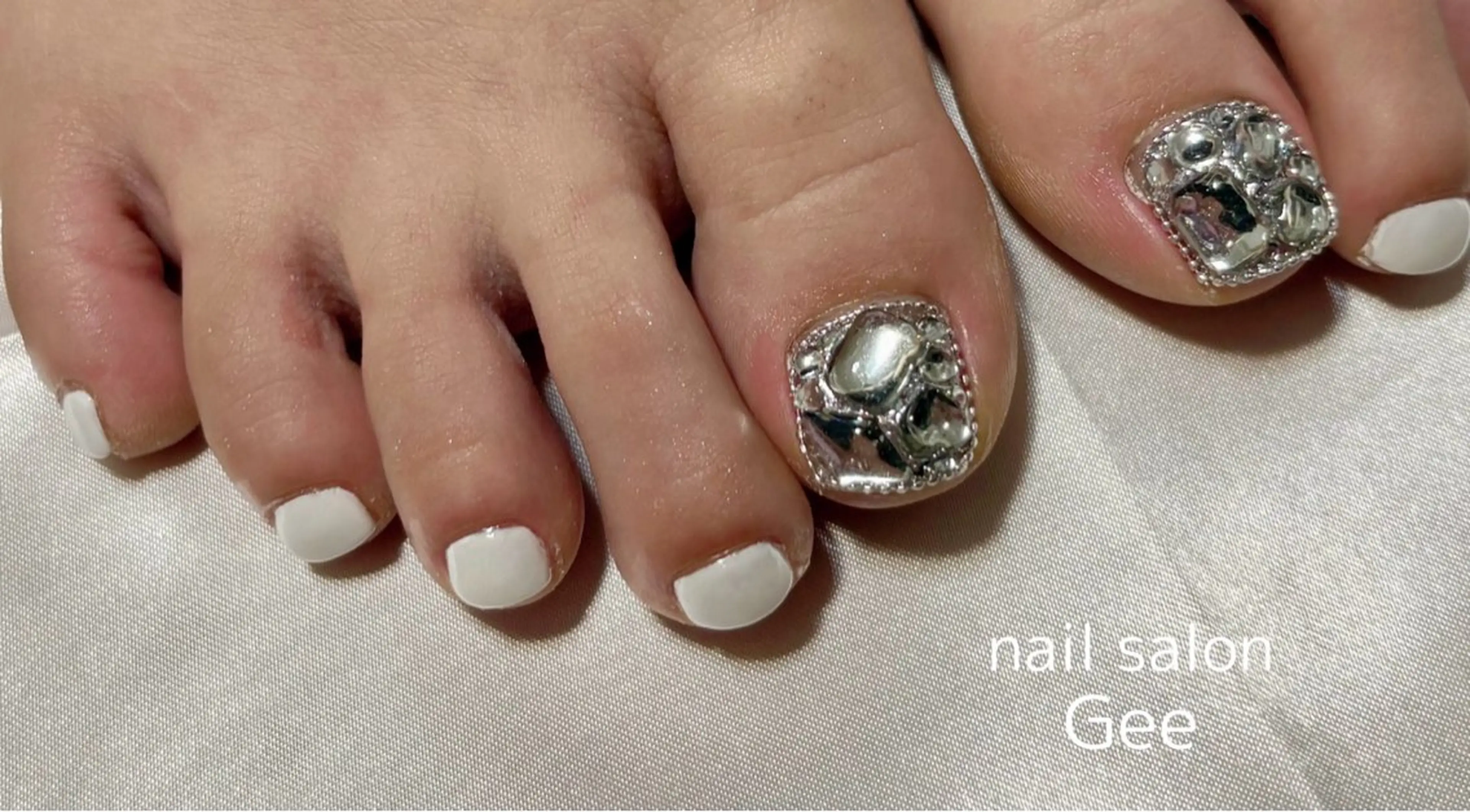 ネイル キラキラネイル nail salon geeのネイルデザイン