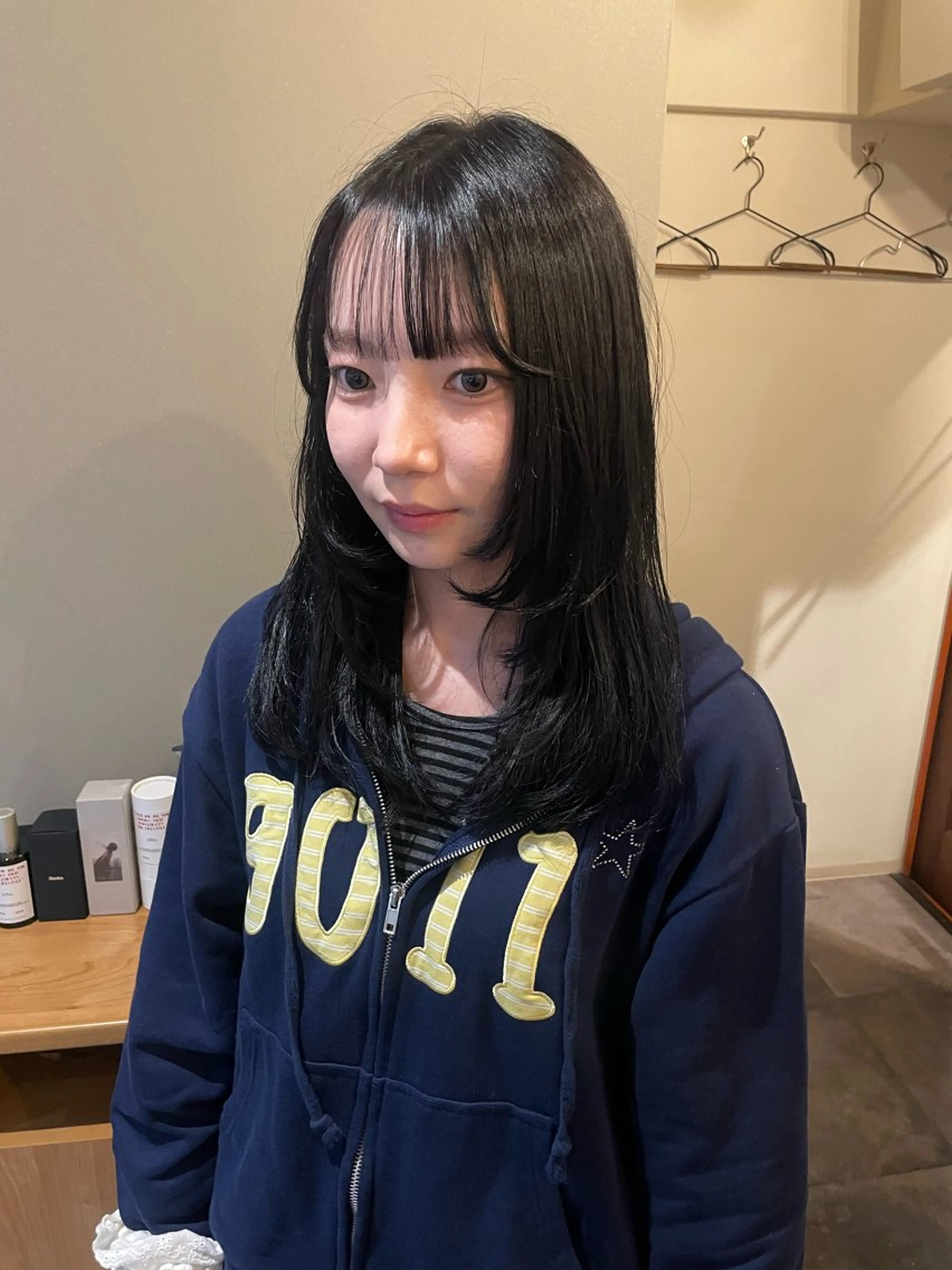 セミロング カラー 土川 陽菜のヘアスタイル