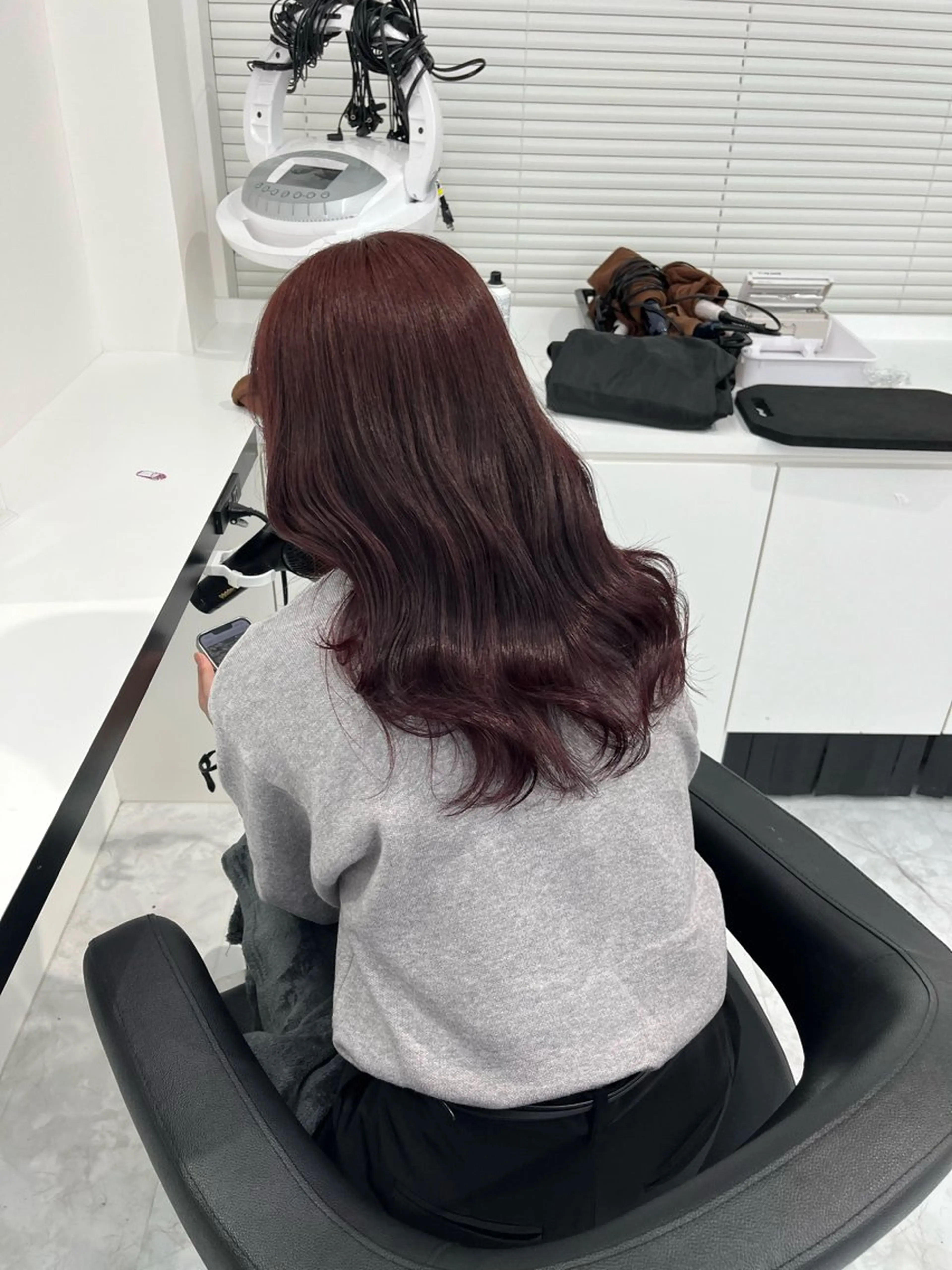 ミディアム ヘアカラー トレンドレイヤー No.1/KOHEIのヘアスタイル