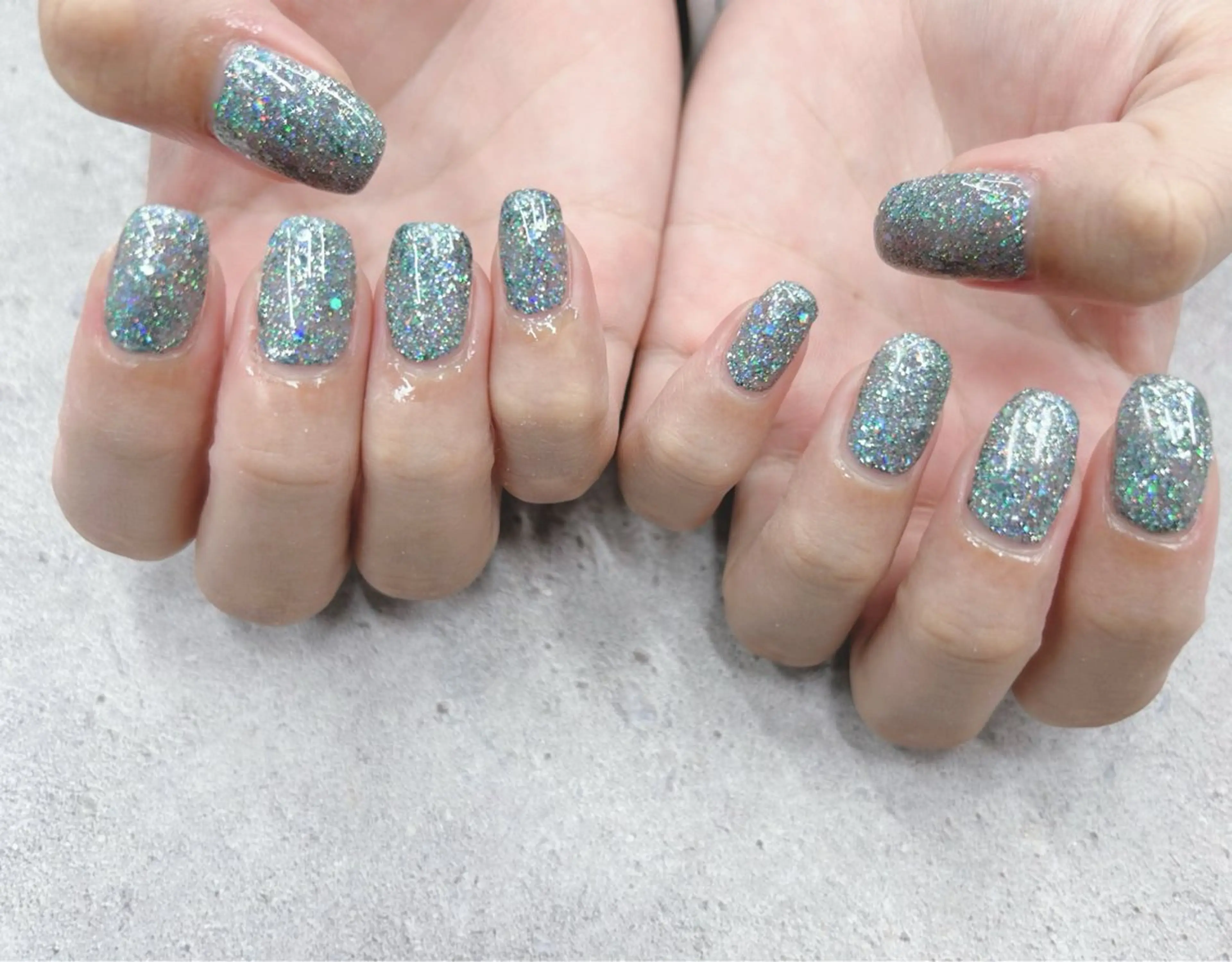 ネイル ブルー グリーン ラメ(グリッター) ハンドネイル Nail Salon agré所属・agré ネイルサロン　アグレのネイルデザイン