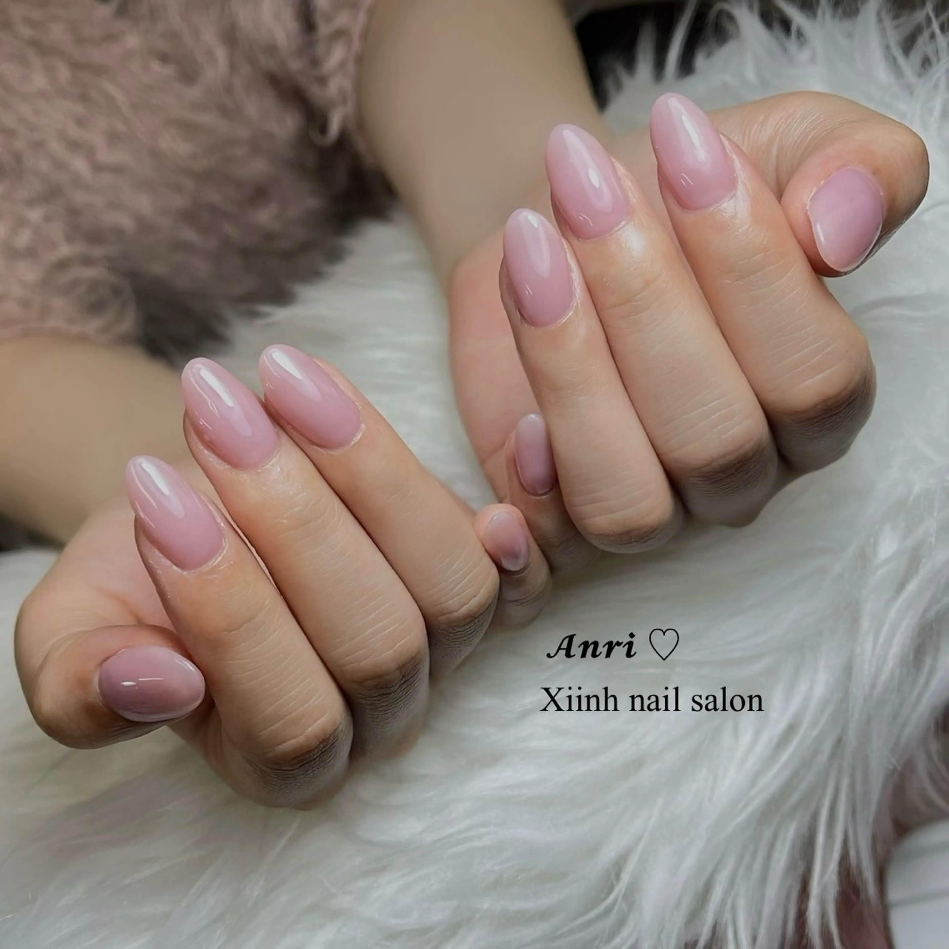 ネイル チークネイル 長さ出し フットネイル ジェルネイル 卒業式 𝓐𝓷𝓻𝓲 XiinhNailのネイルデザイン