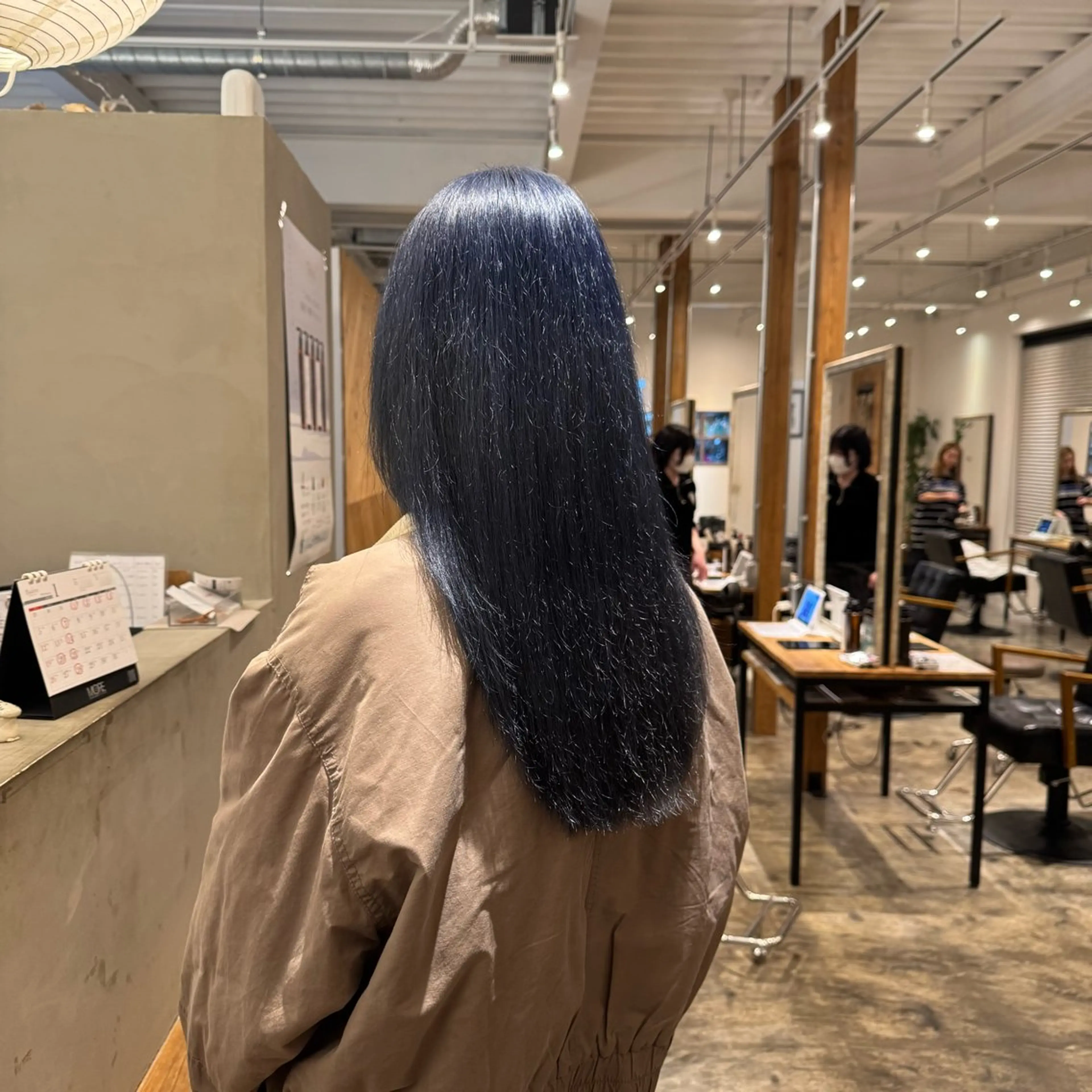 カラー ブルーカラー ネイビーカラー ヘアカラー ハイトーンカラー特化 🥀KAITO🥀のヘアスタイル