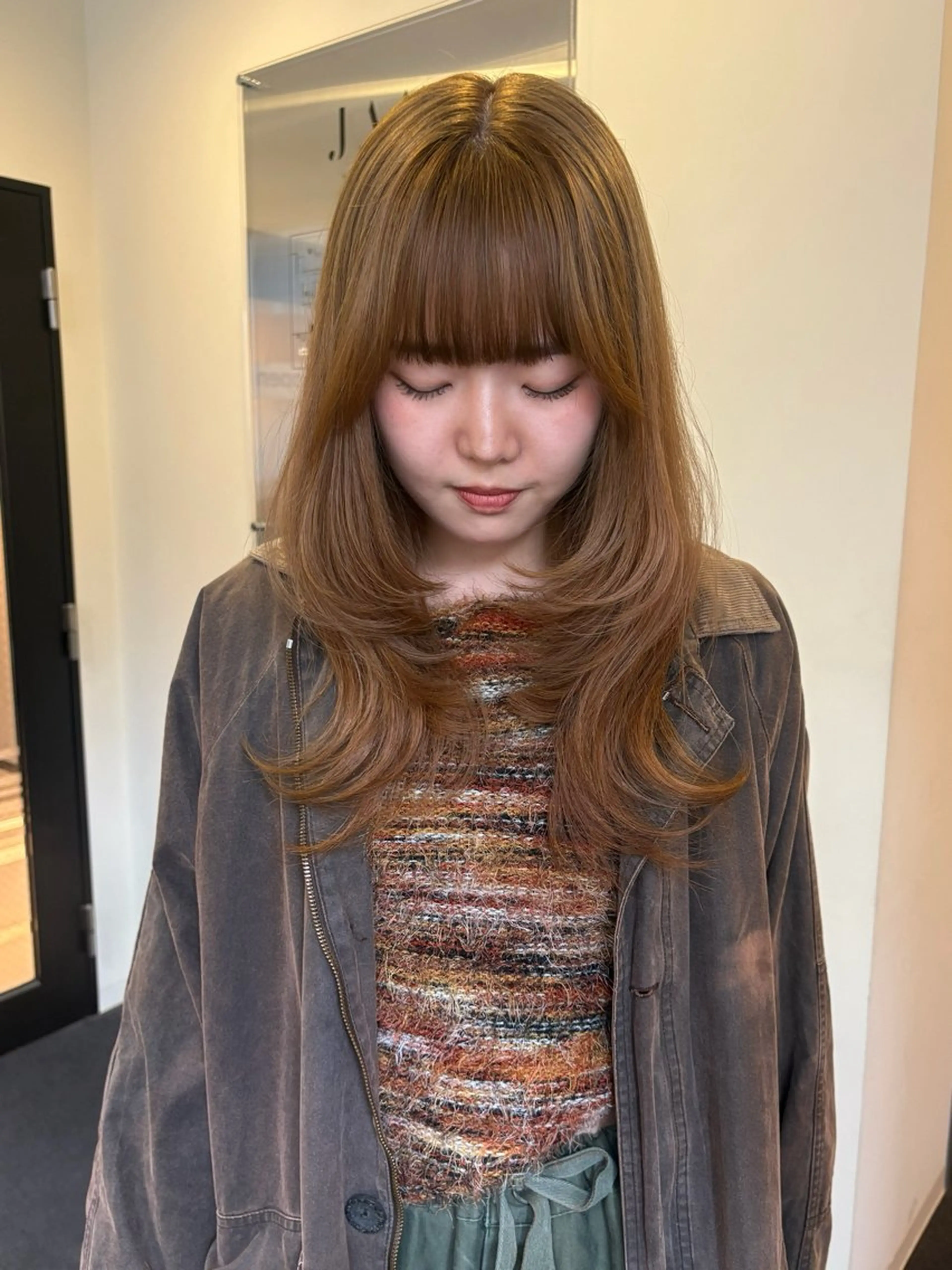 ロング カラー ベージュカラー 顔周りカット レイヤーカット カット ヘアカラー 縮毛矯正 トリートメント ヘッドスパ 小原 悠梨乃のヘアスタイル