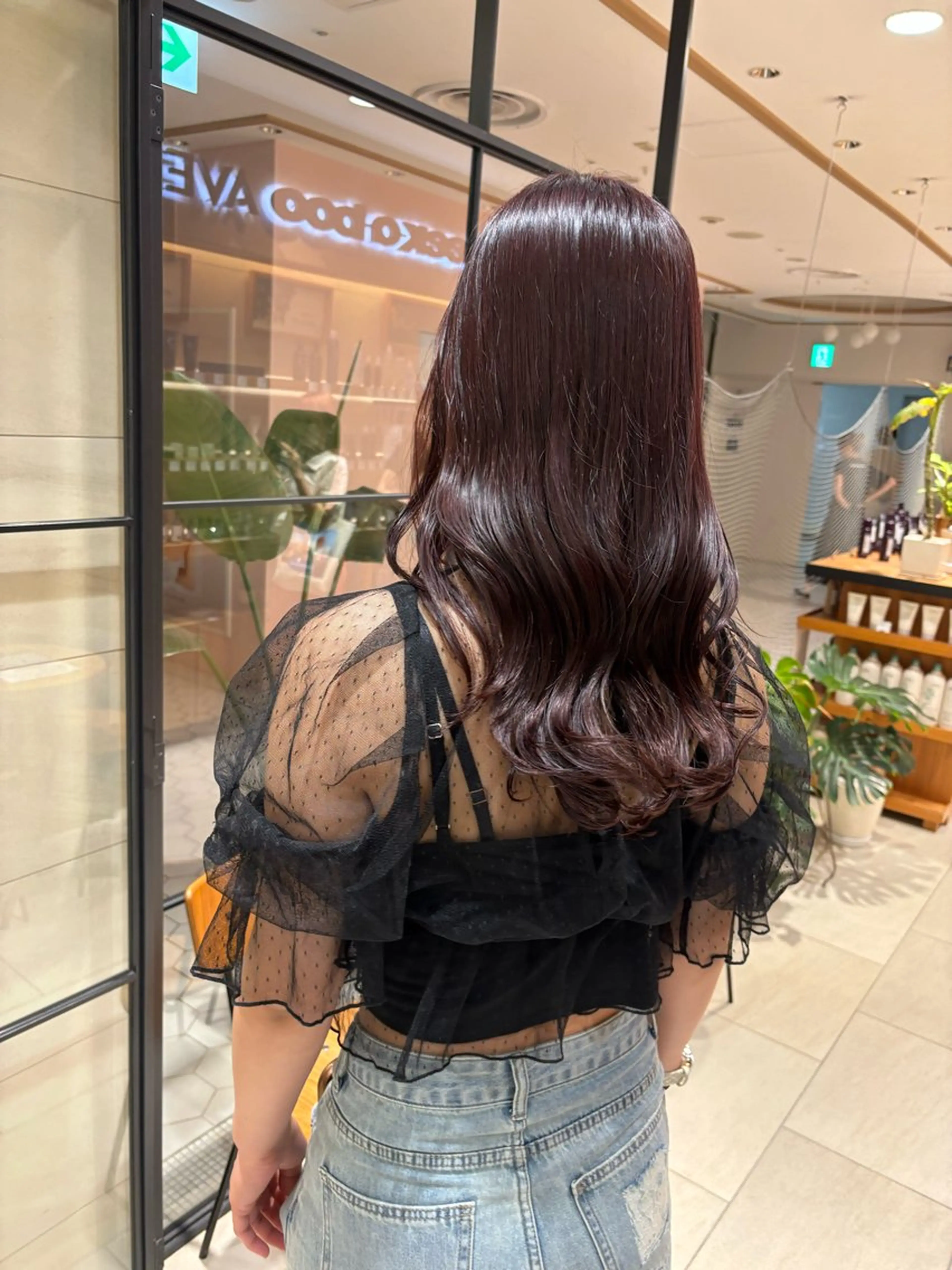 セミロング 西山 奈那のヘアスタイル