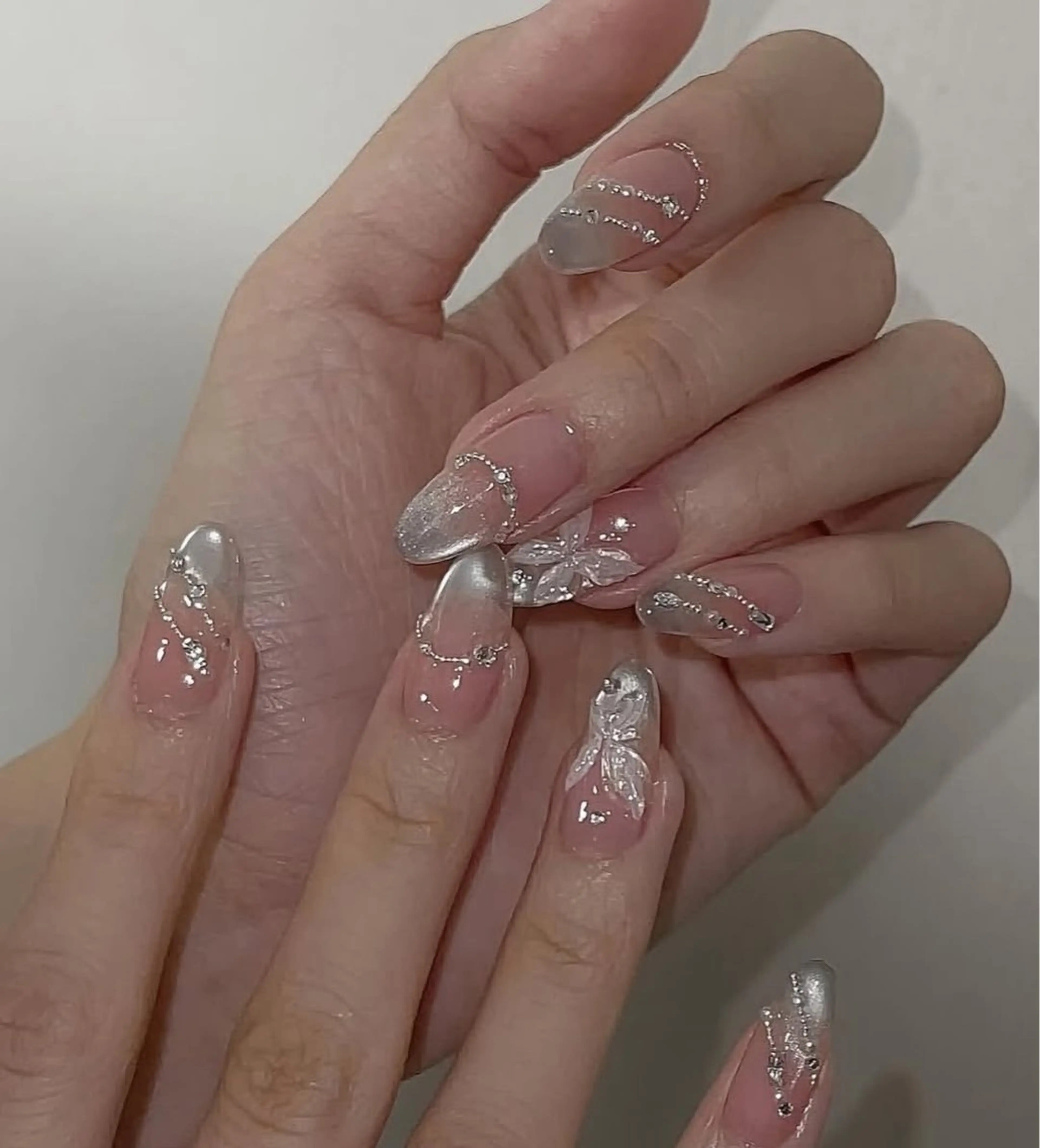 ネイル アートネイル フレンチネイル ジェルネイル ガーリー グラデーション ハンドネイル AIN Nailのネイルデザイン