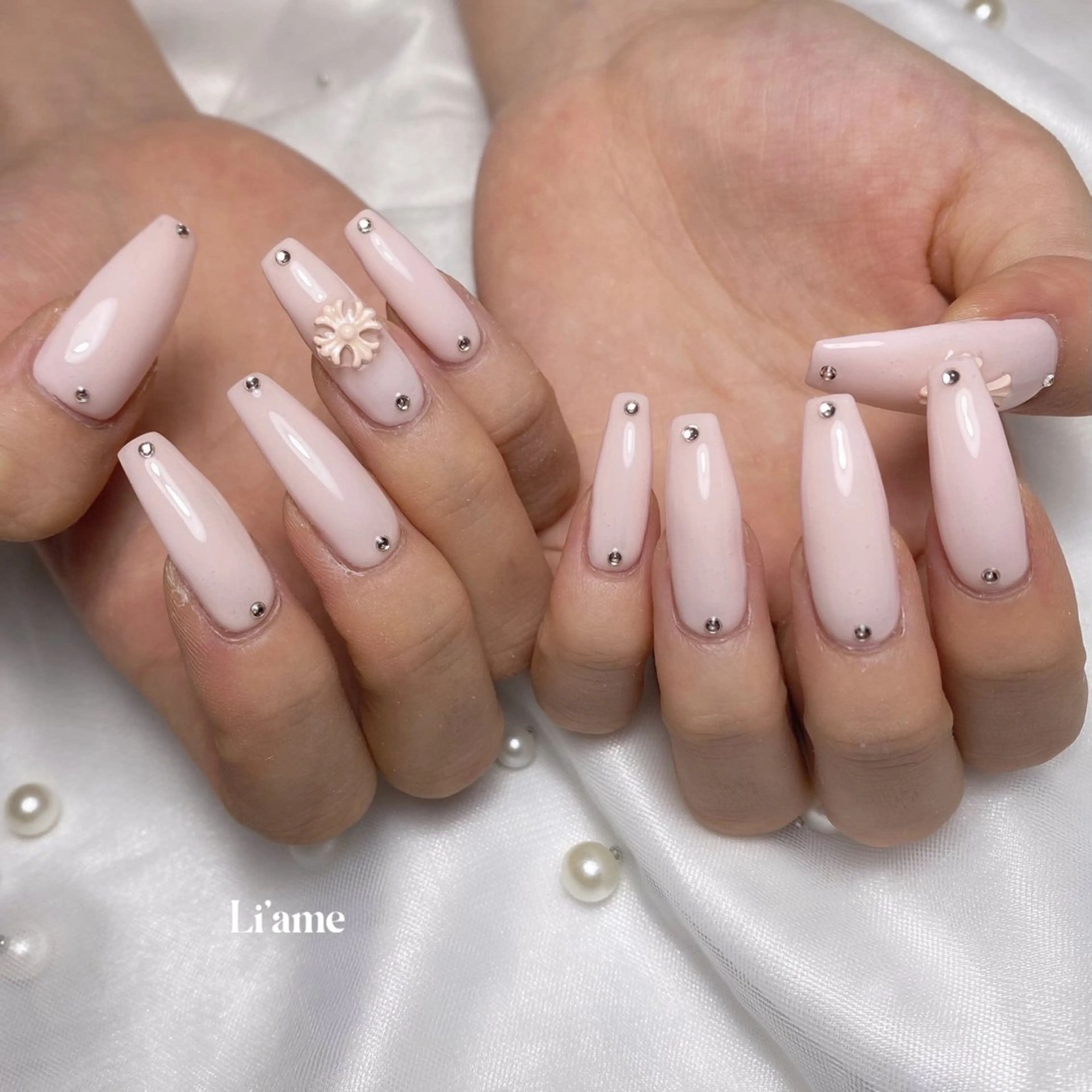 ネイル ストーンネイル ハンドネイル Luna 【Li'ame】のネイルデザイン