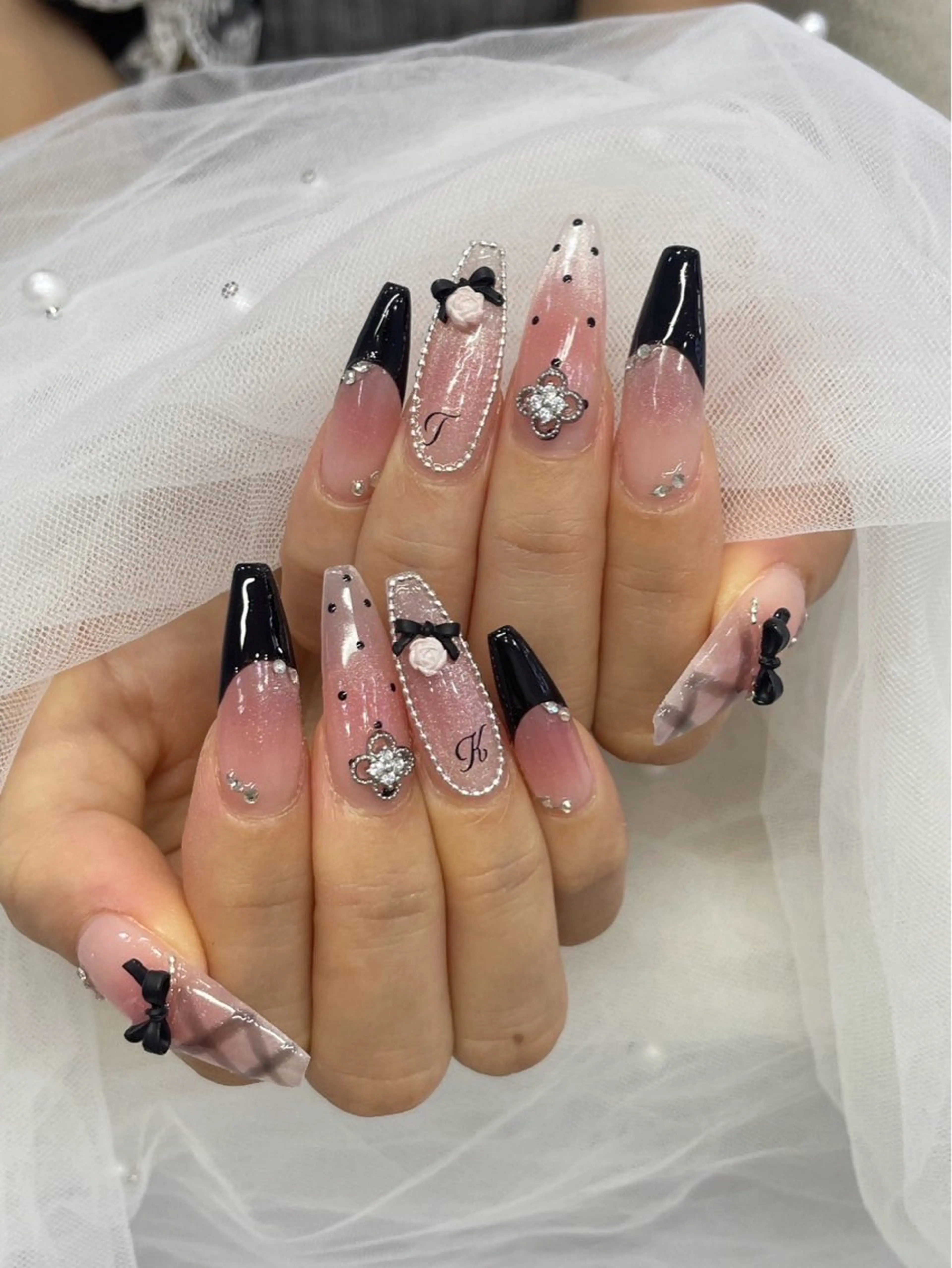 ネイル アートネイル オーロラネイル チークネイル 長さ出し フットネイル ハンドネイル フットネイル ハンドケア Noiranail_ studio川越西口のネイルデザイン