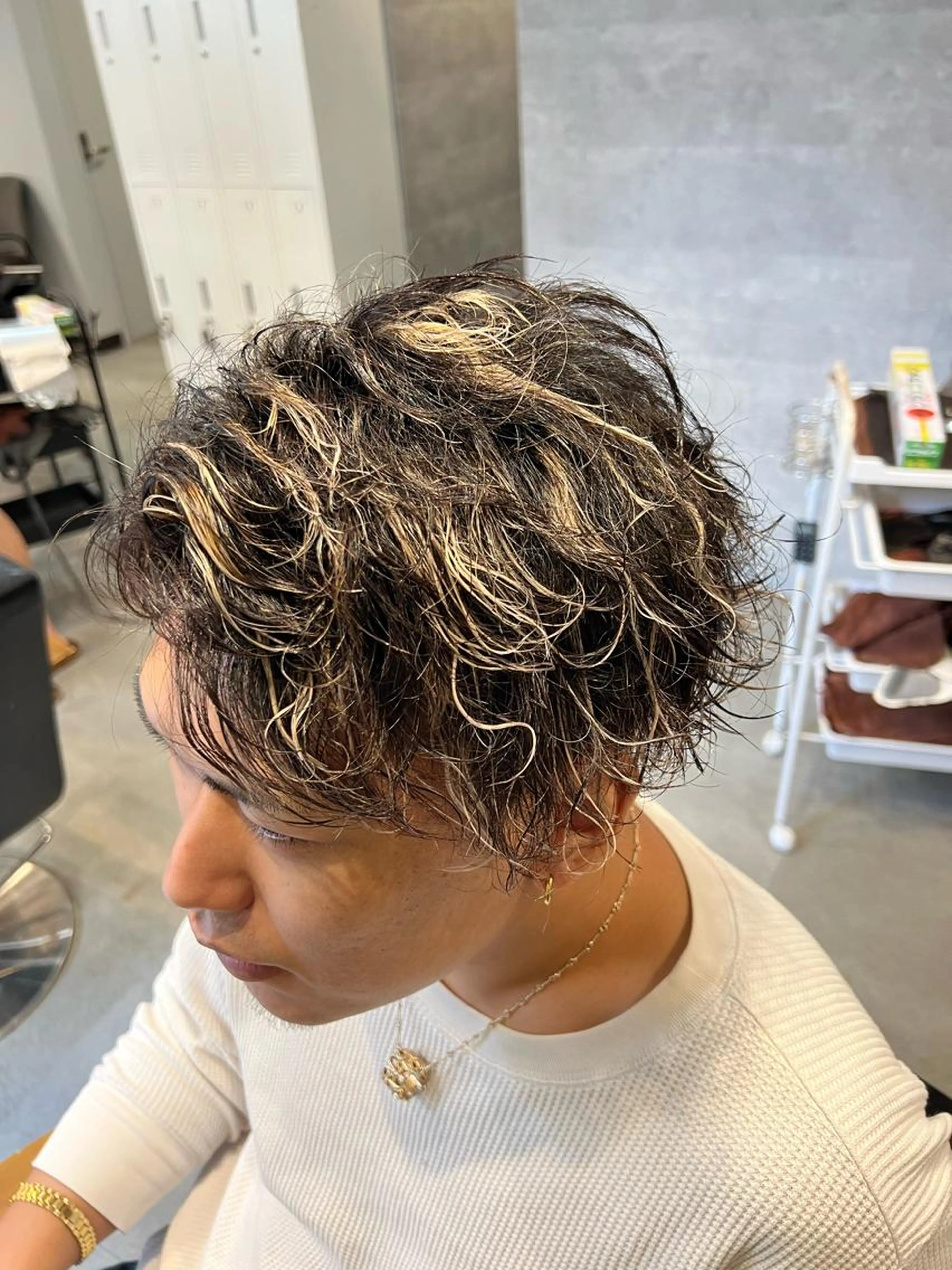 メンズ ツイストスパイラルパーマor波巻きパーマ カット込みの写真