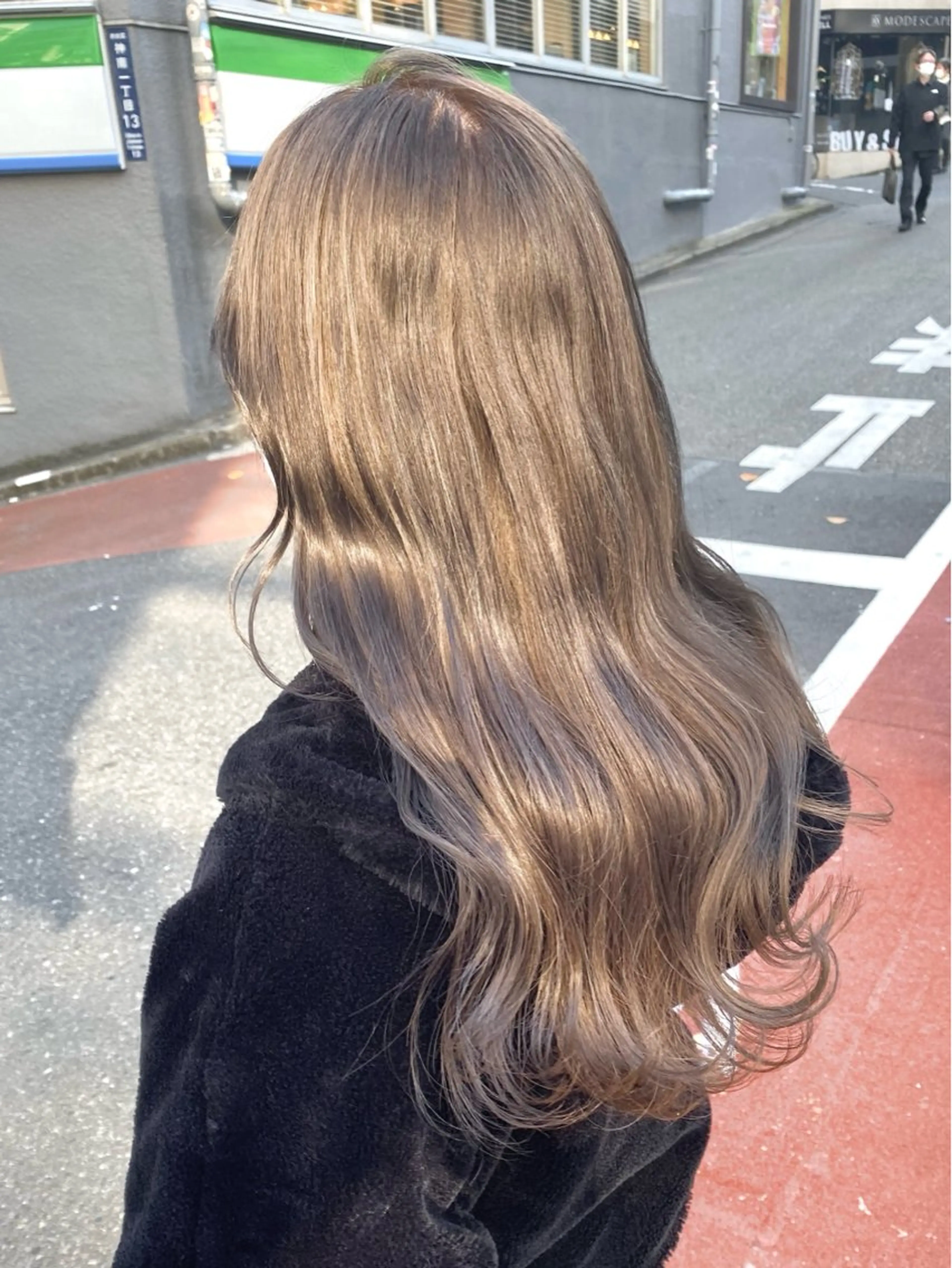 セミロング ササキカズマ〻透明感 〻色落ち〻赤み消しのヘアスタイル
