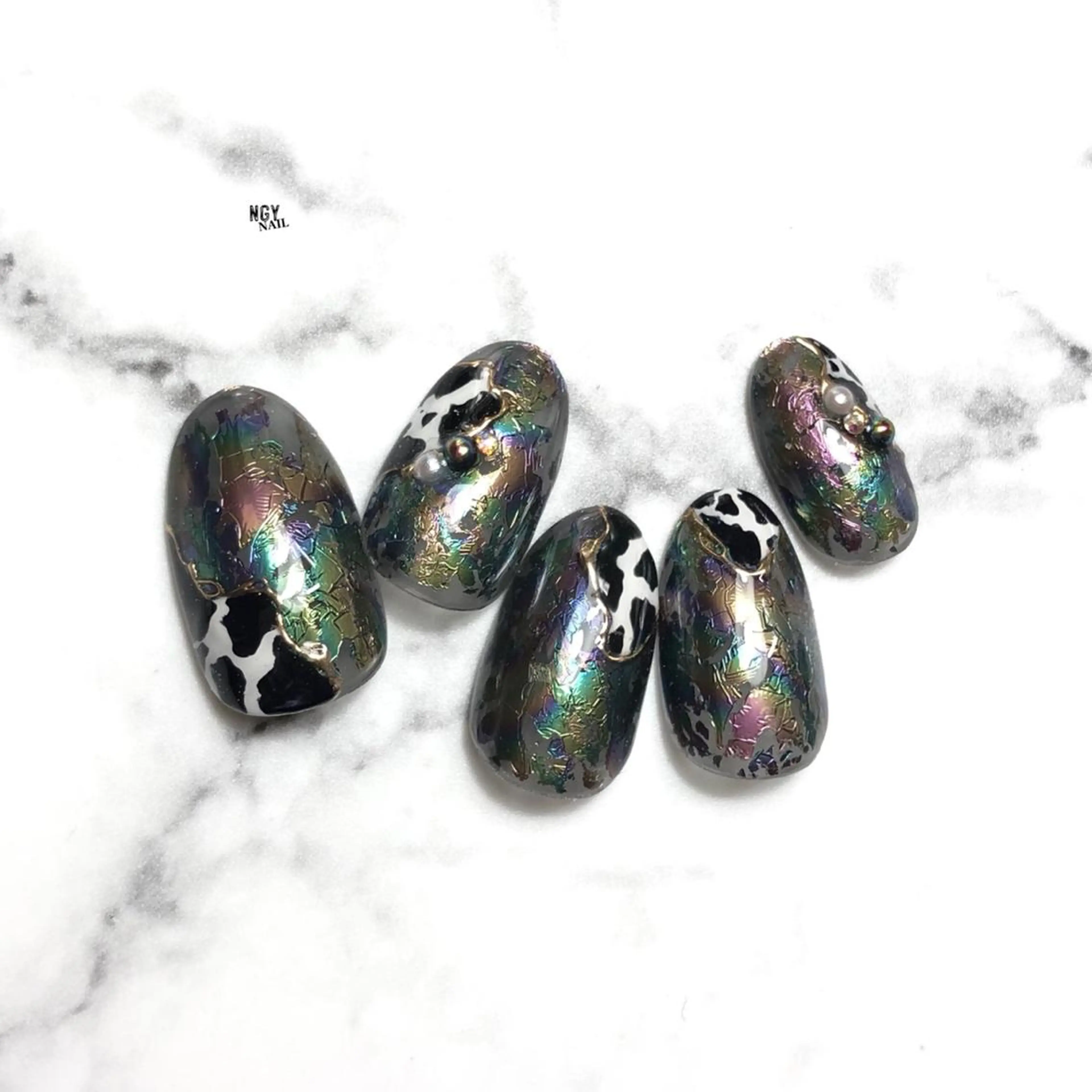 ネイル アニマル柄 ジェルネイル ミラーネイル ニュアンスネイル パラジェル ハンドネイル NAIL NOWのネイルデザイン