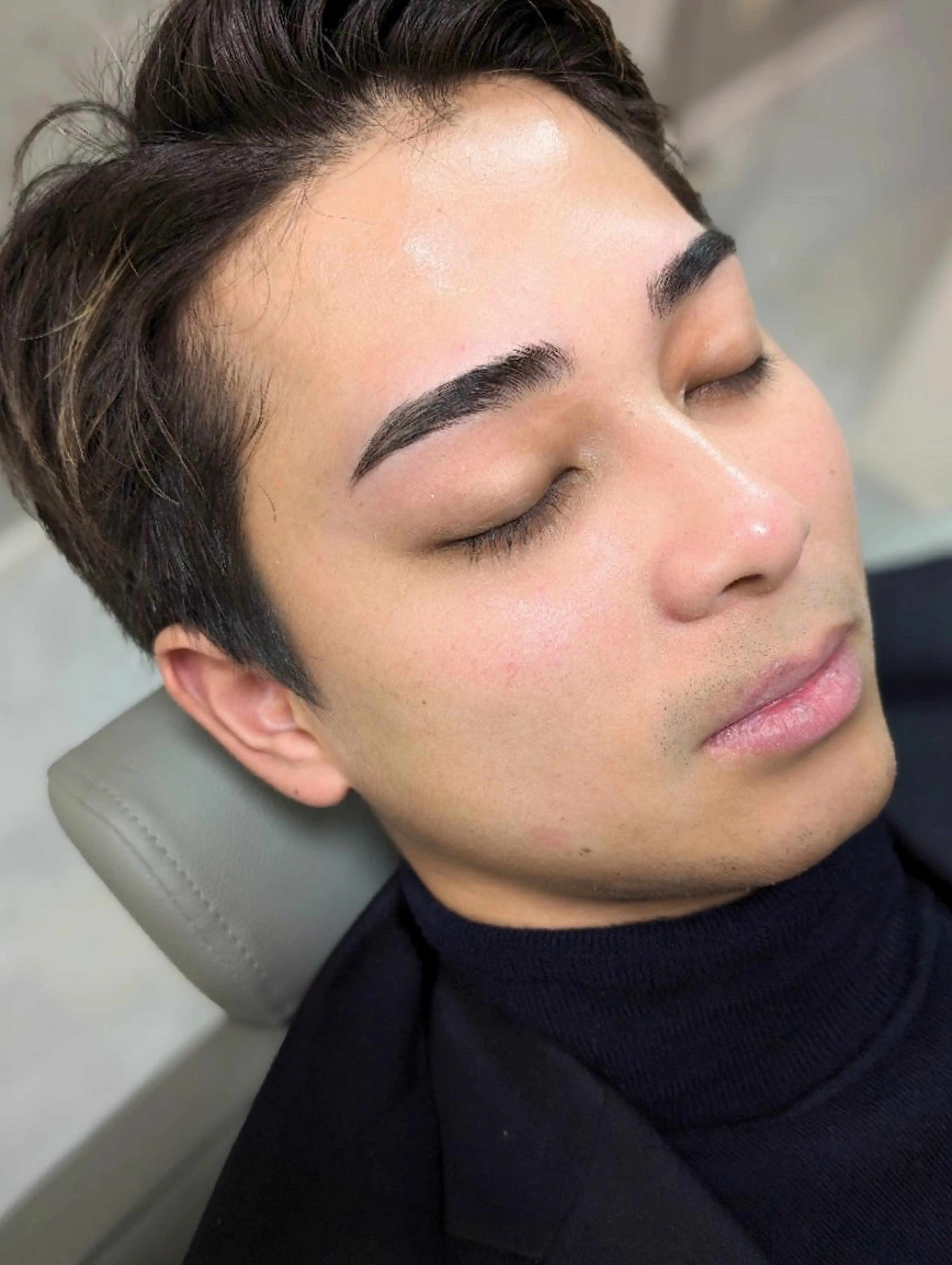 アイブロウ ハリウッドブロウリフト メンズアイブロウ Morphome所属・【Morphome】 ﾓﾙﾌｫﾑのエステ・リラクイメージ