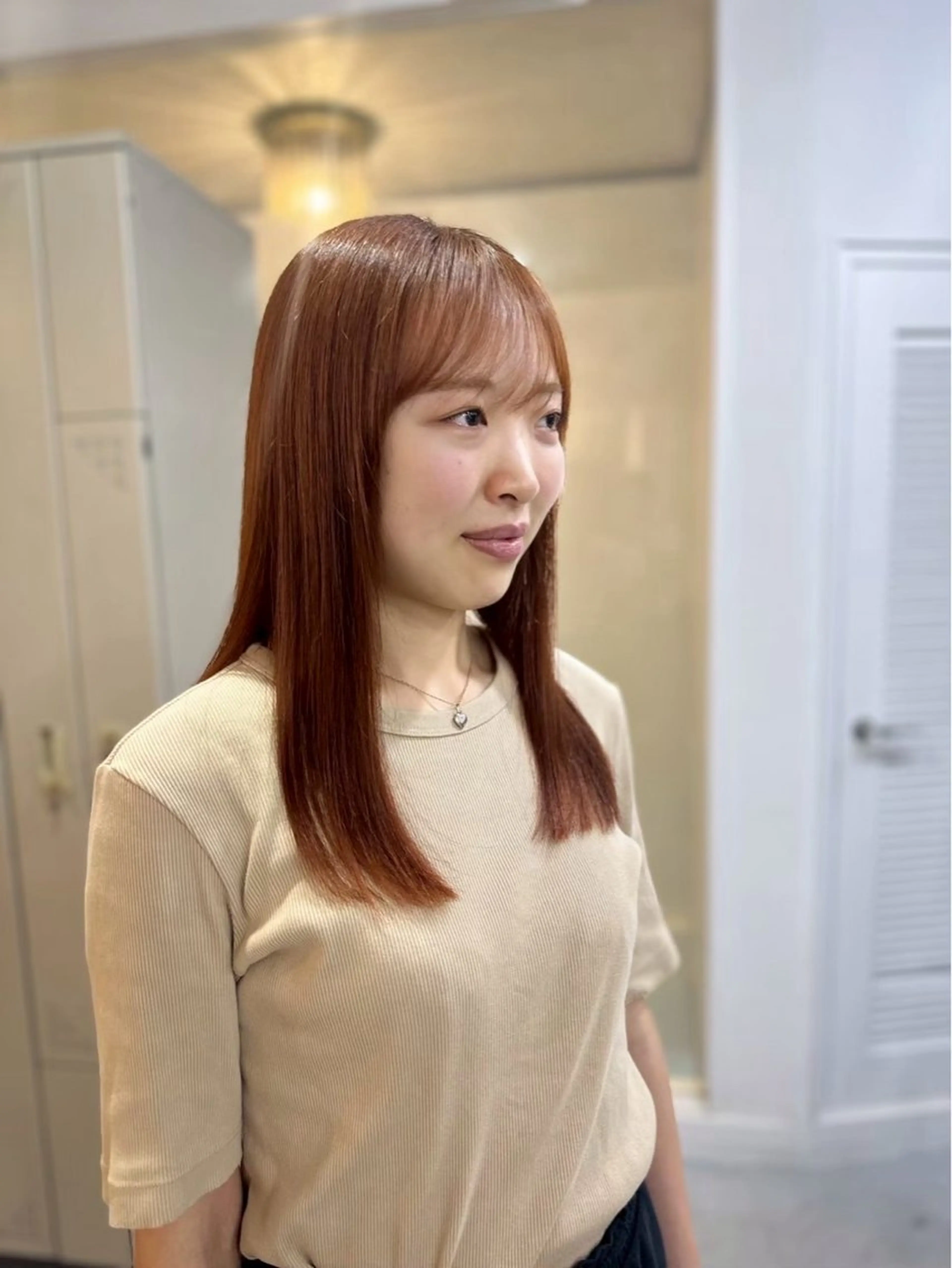 セミロング 越坂部 桃子のヘアスタイル